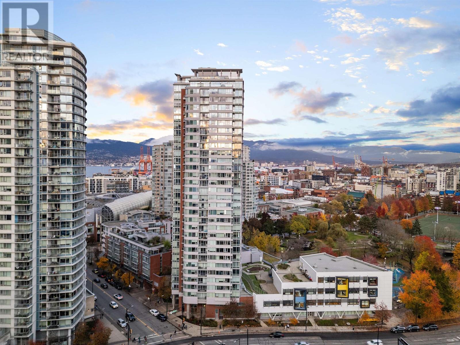 Listing Picture 25 of 29 : 907 688 ABBOTT STREET, Vancouver / 溫哥華 - 魯藝地產 Yvonne Lu Group - MLS Medallion Club Member