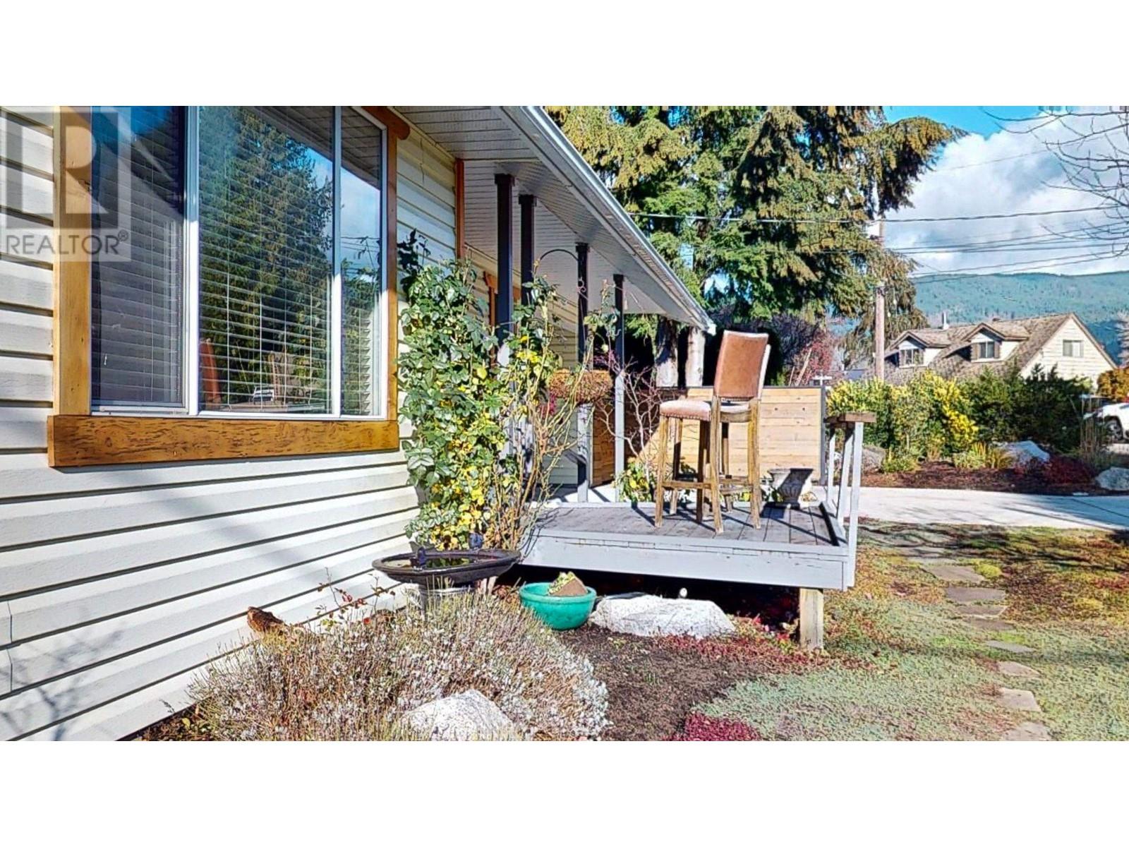 5762 Surf Circle, Sechelt, British Columbia  V0N 3A0 - Photo 30 - R2945395