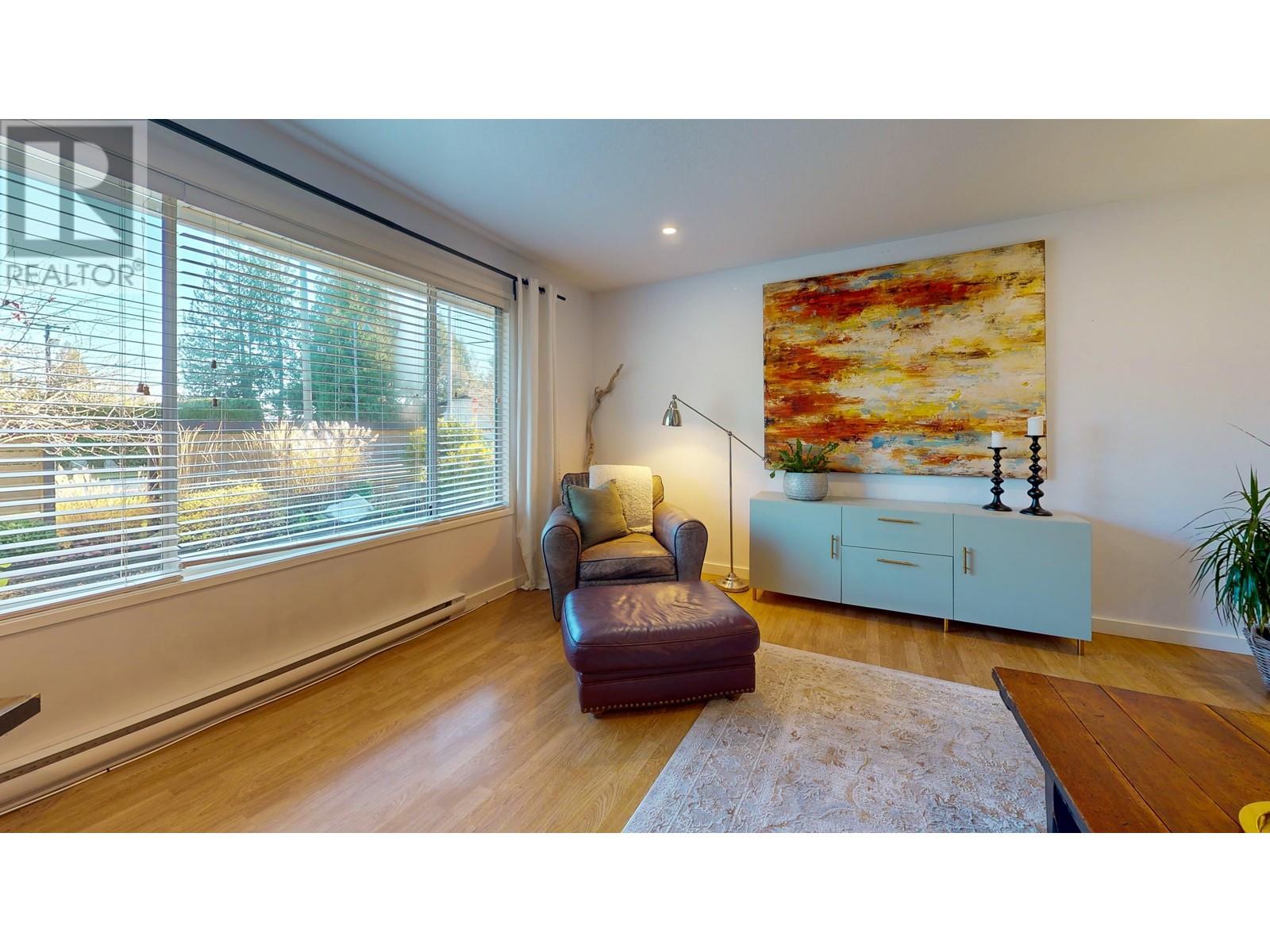 5762 Surf Circle, Sechelt, British Columbia  V0N 3A0 - Photo 7 - R2945395