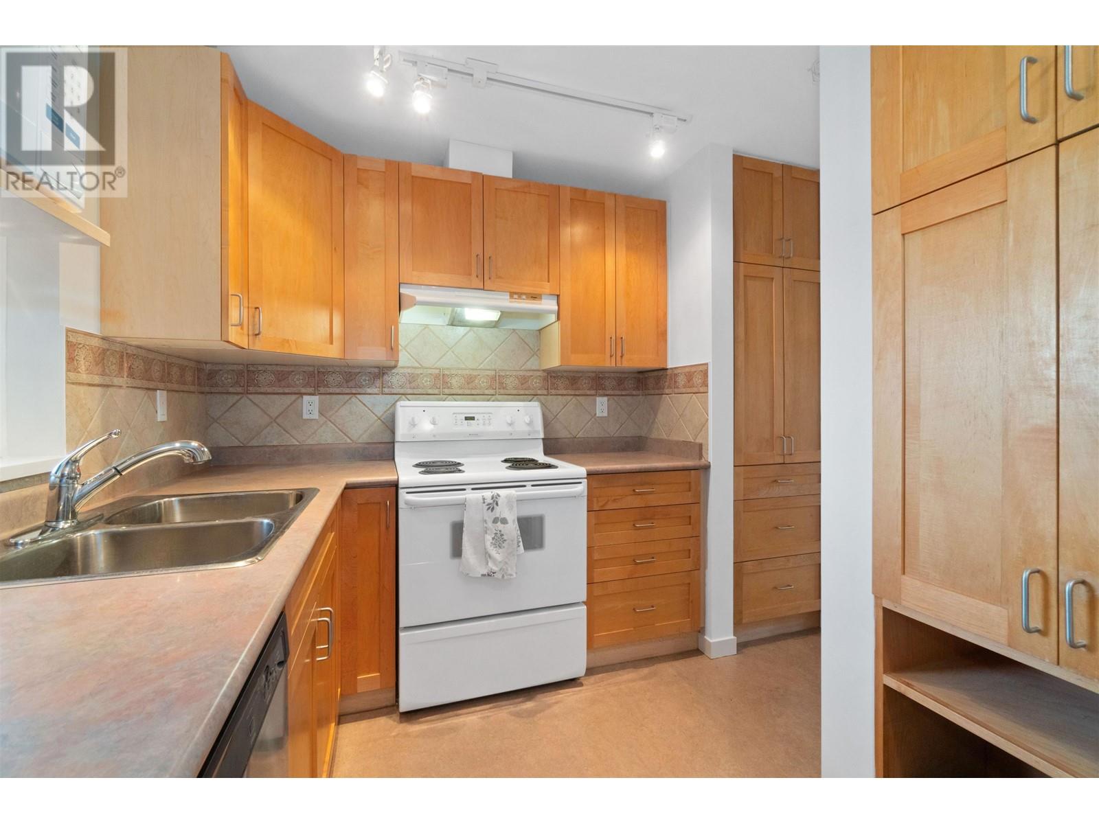 401 4272 Albert Street, Burnaby, British Columbia  V5C 2E8 - Photo 10 - R2931312