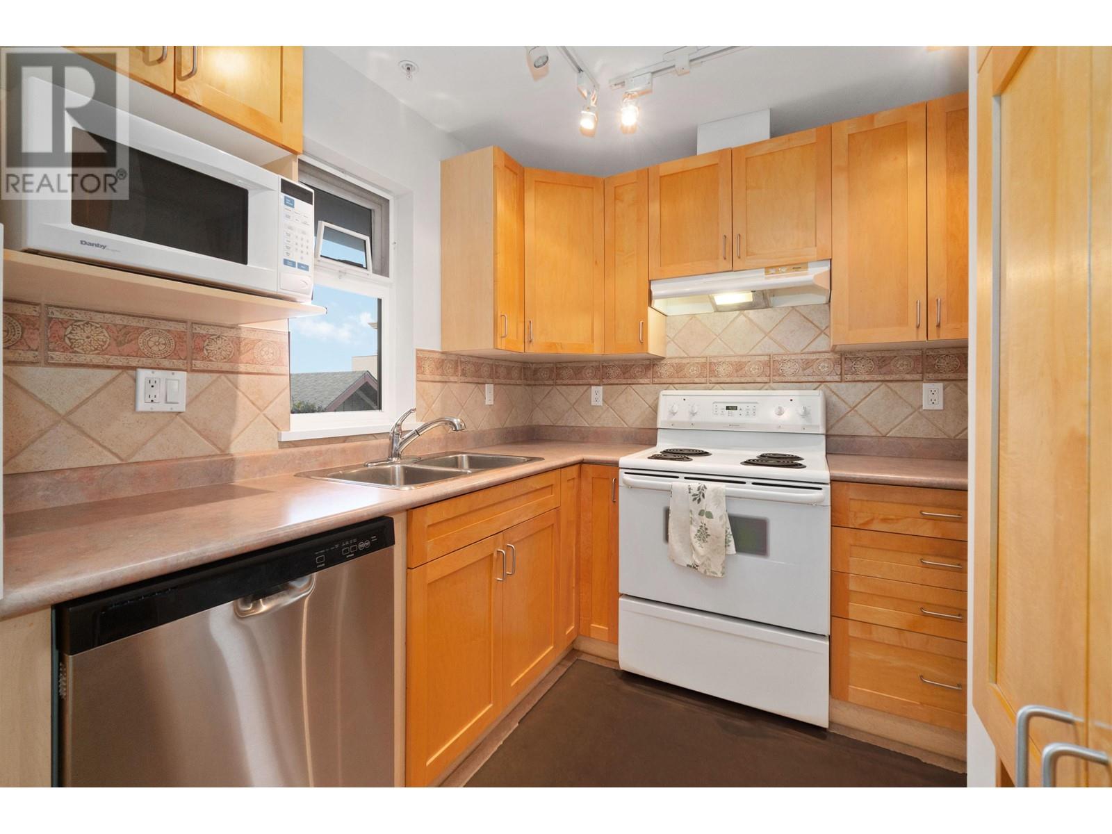 401 4272 Albert Street, Burnaby, British Columbia  V5C 2E8 - Photo 9 - R2931312