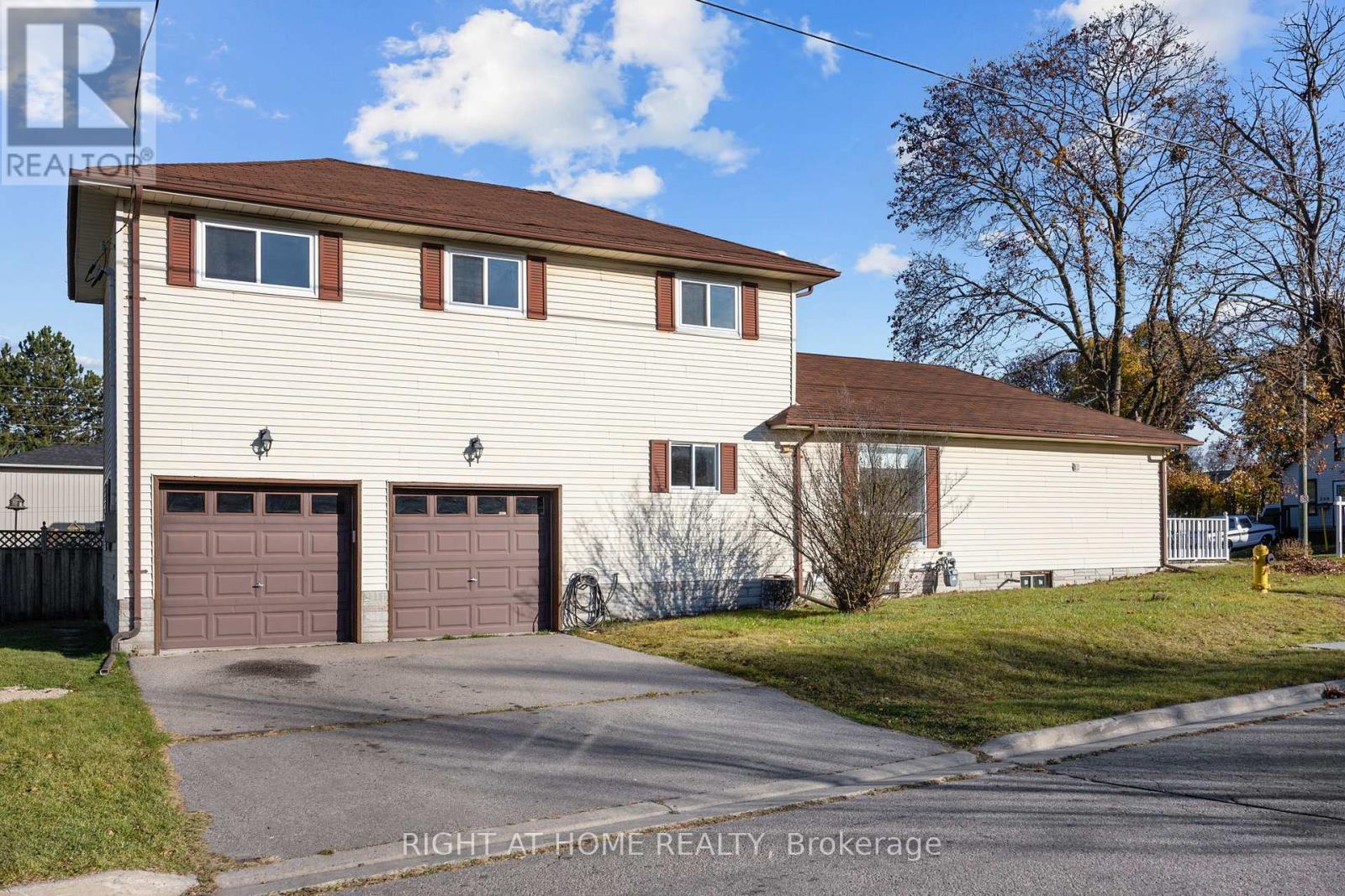 292 Pacific Avenue, Oshawa, Ontario  L1J 1V6 - Photo 2 - E10430903