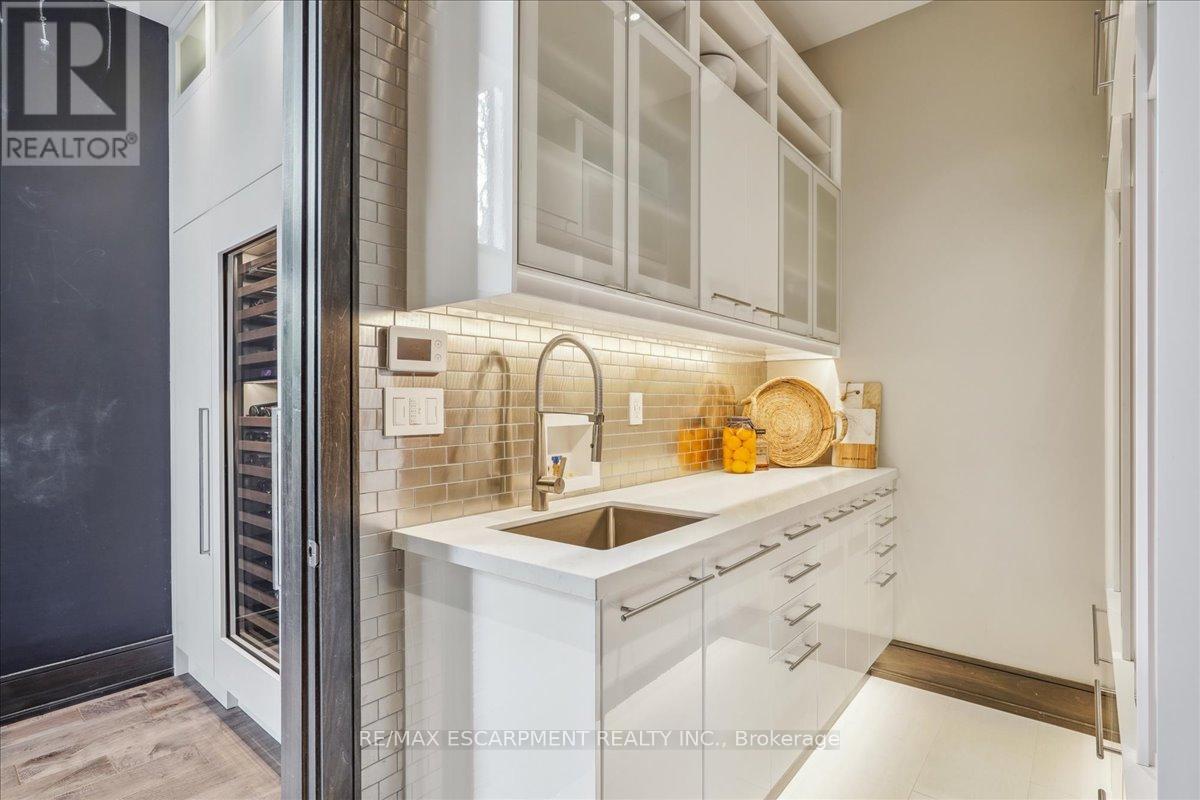 Property at 1031 WELWYN DRIVE image 5