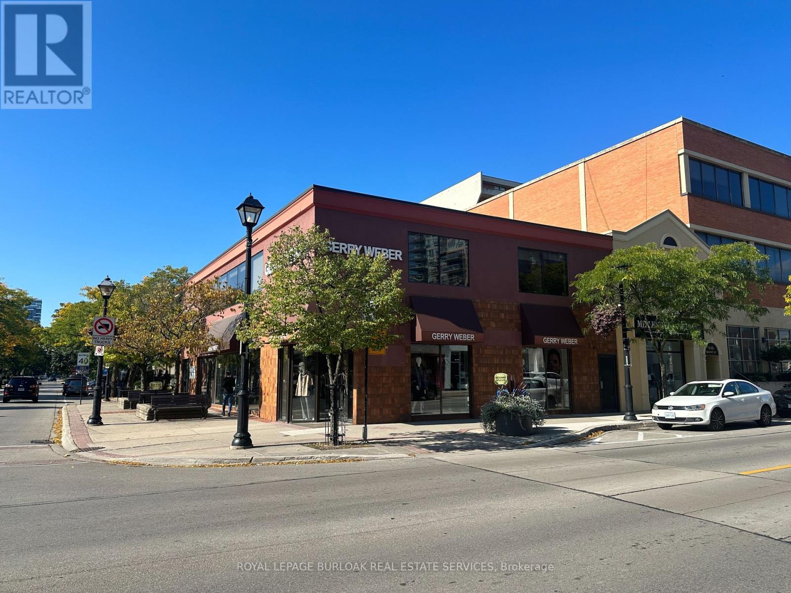 442 BRANT STREET, Burlington, Ontario