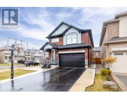 17 NARBONNE CRESCENT, Hamilton, Ontario