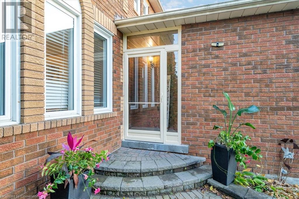 1 Barwick Court, Whitby, Ontario L1N 9C2 - Photo 2 - 40679052