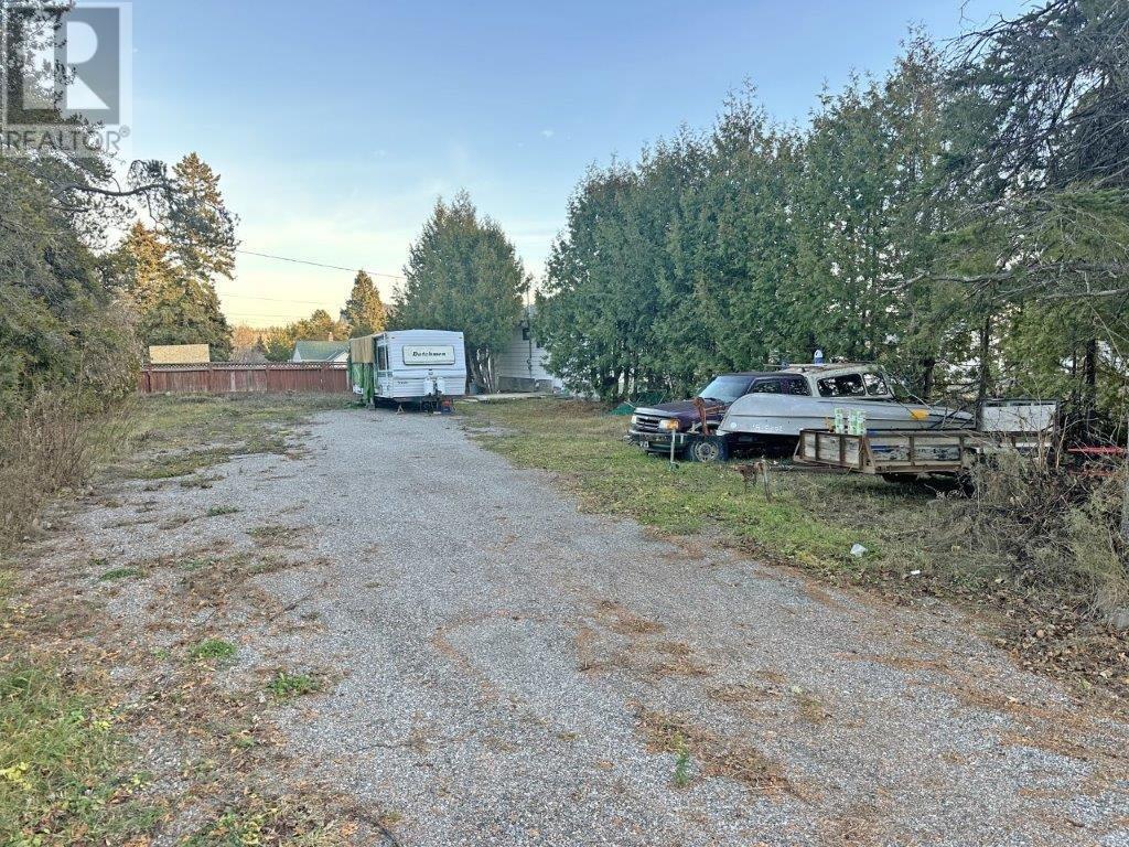 94 Front Street, Nipigon, Ontario  P0T 2J0 - Photo 2 - TB243551