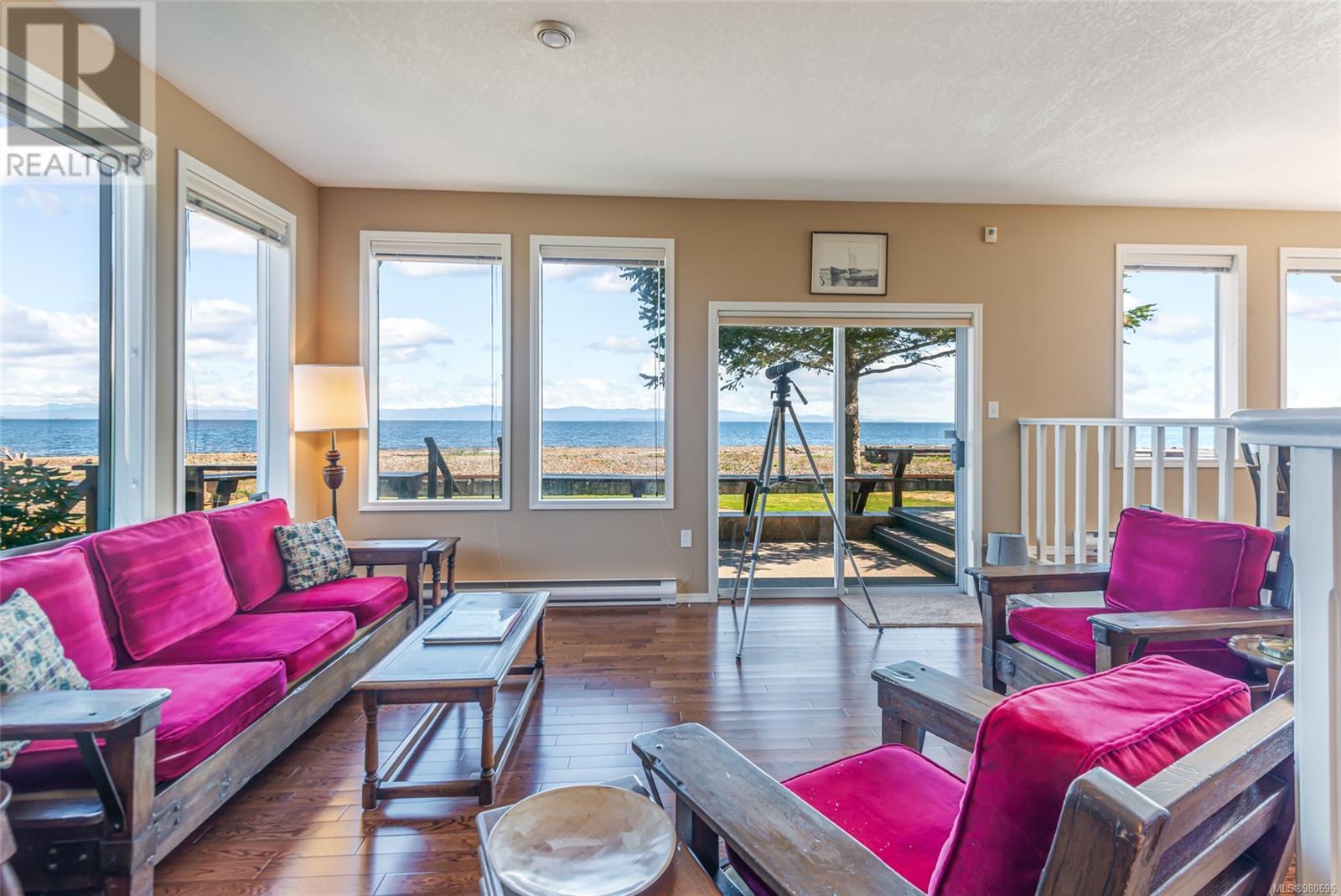 6435 Island Hwy, Bowser, British Columbia  V0R 1G0 - Photo 10 - 980696