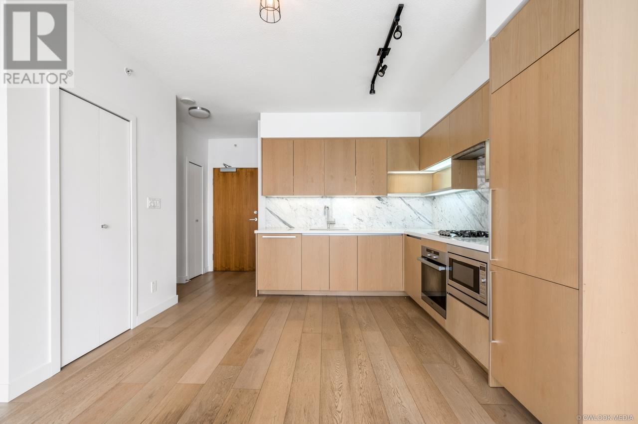 Listing Picture 16 of 27 : 909 6588 NELSON AVENUE, Burnaby / 本拿比 - 魯藝地產 Yvonne Lu Group - MLS Medallion Club Member