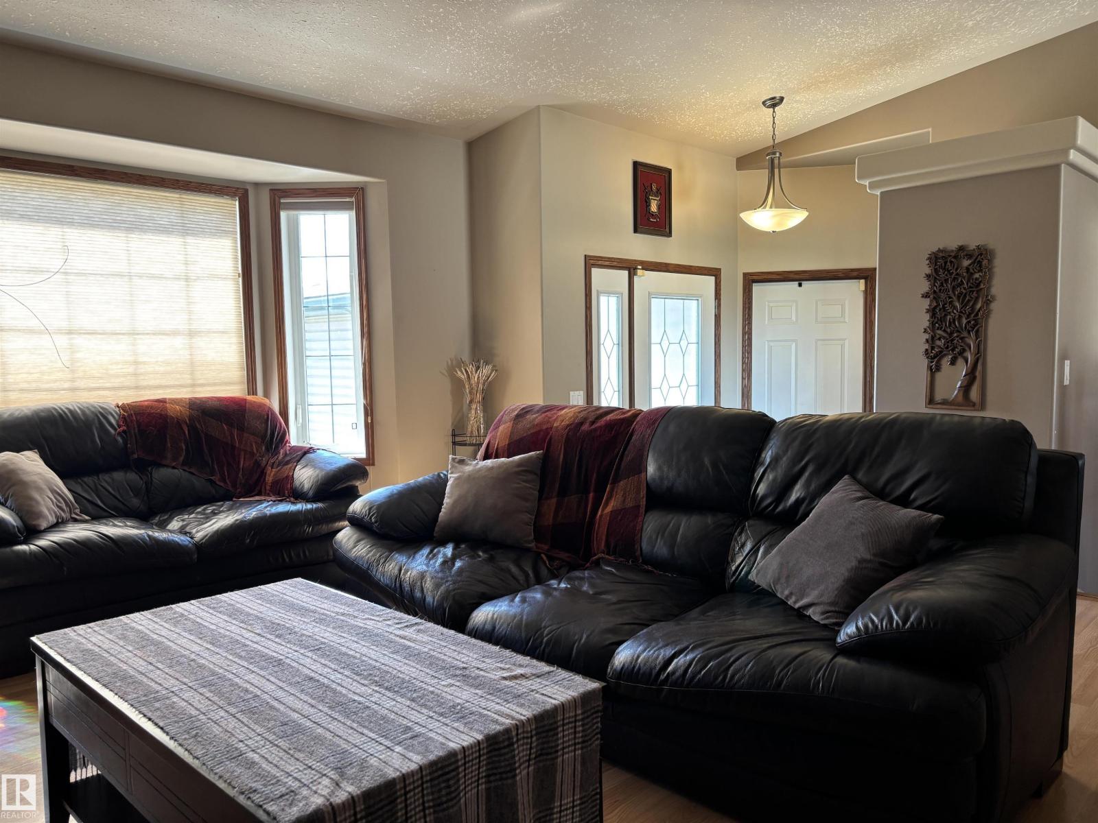 5314 52 Av, Elk Point, Alberta  T0A 1A0 - Photo 6 - E4414034