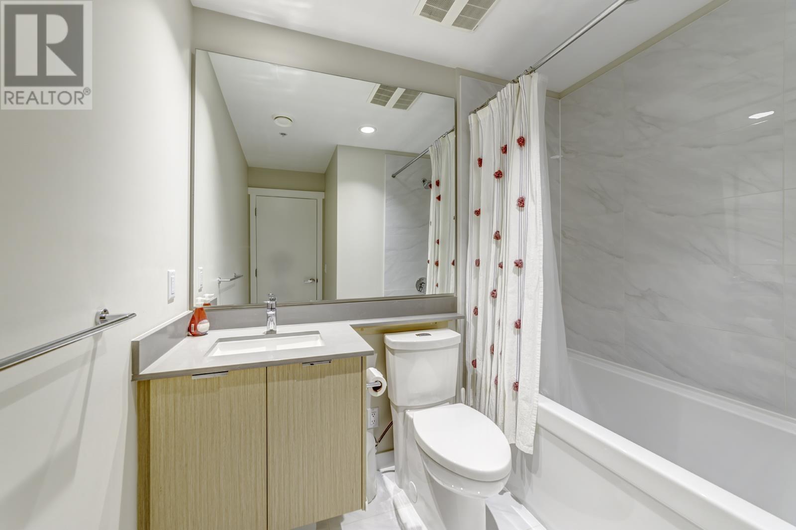 Listing Picture 13 of 25 : 224 9233 ODLIN ROAD, Richmond / 烈治文 - 魯藝地產 Yvonne Lu Group - MLS Medallion Club Member