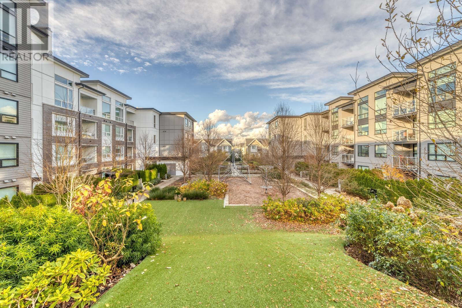 Listing Picture 24 of 25 : 224 9233 ODLIN ROAD, Richmond / 烈治文 - 魯藝地產 Yvonne Lu Group - MLS Medallion Club Member