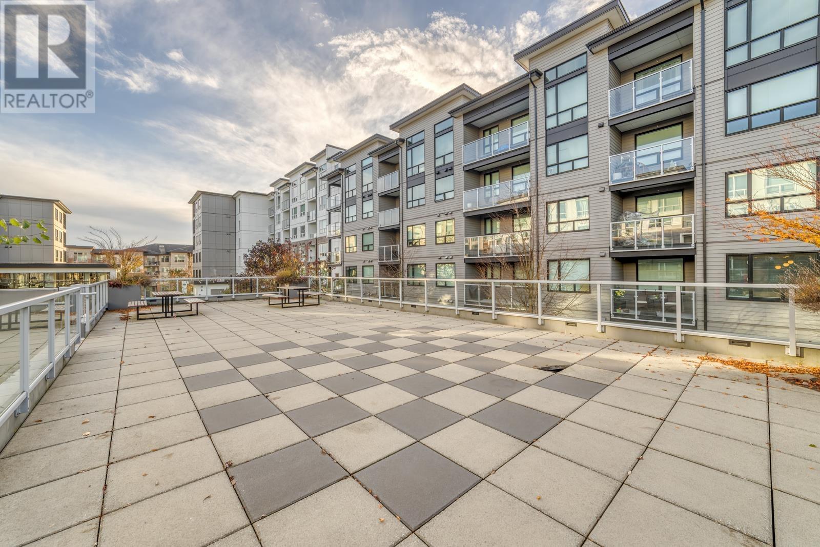 Listing Picture 25 of 25 : 224 9233 ODLIN ROAD, Richmond / 烈治文 - 魯藝地產 Yvonne Lu Group - MLS Medallion Club Member