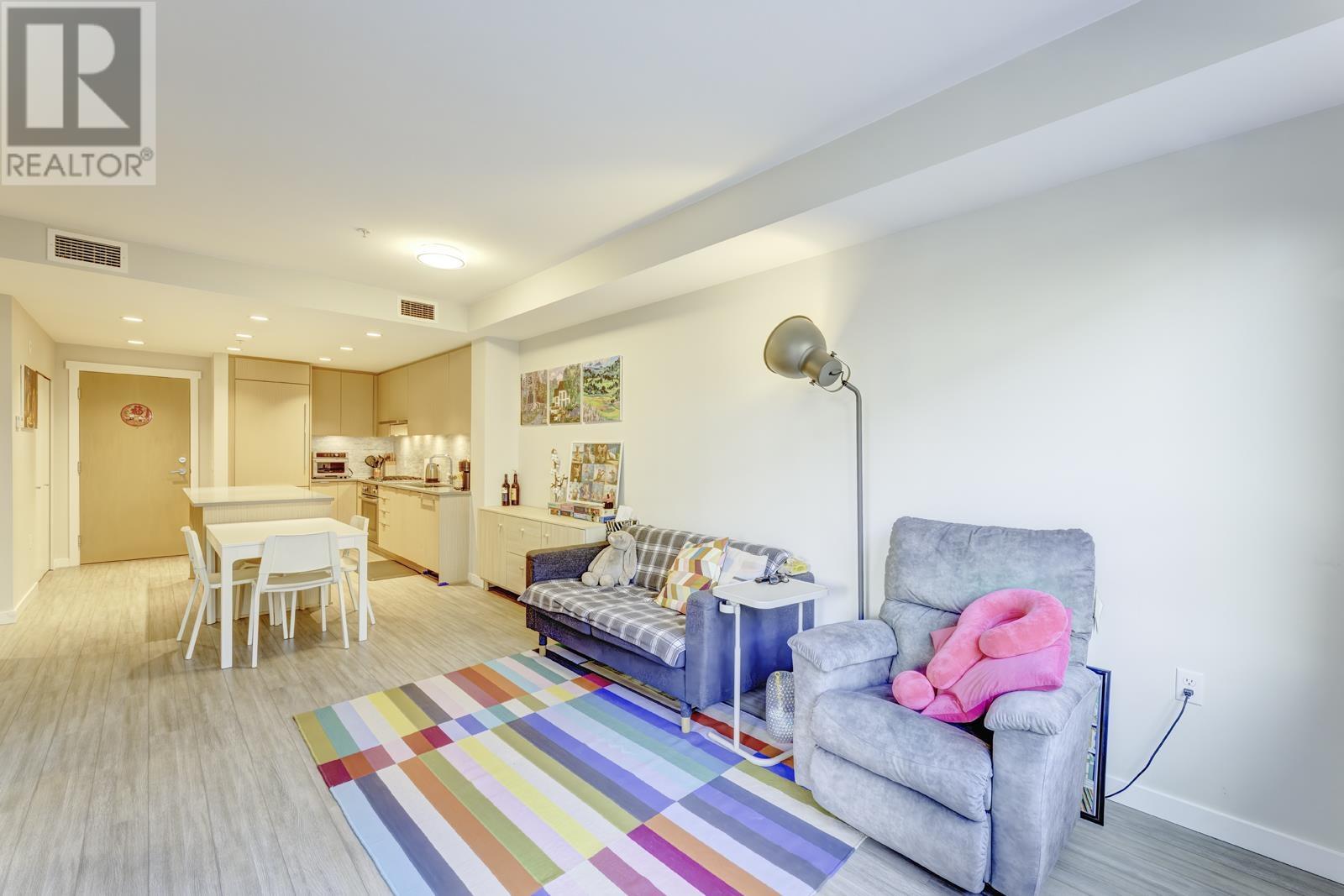 Listing Picture 5 of 25 : 224 9233 ODLIN ROAD, Richmond / 烈治文 - 魯藝地產 Yvonne Lu Group - MLS Medallion Club Member