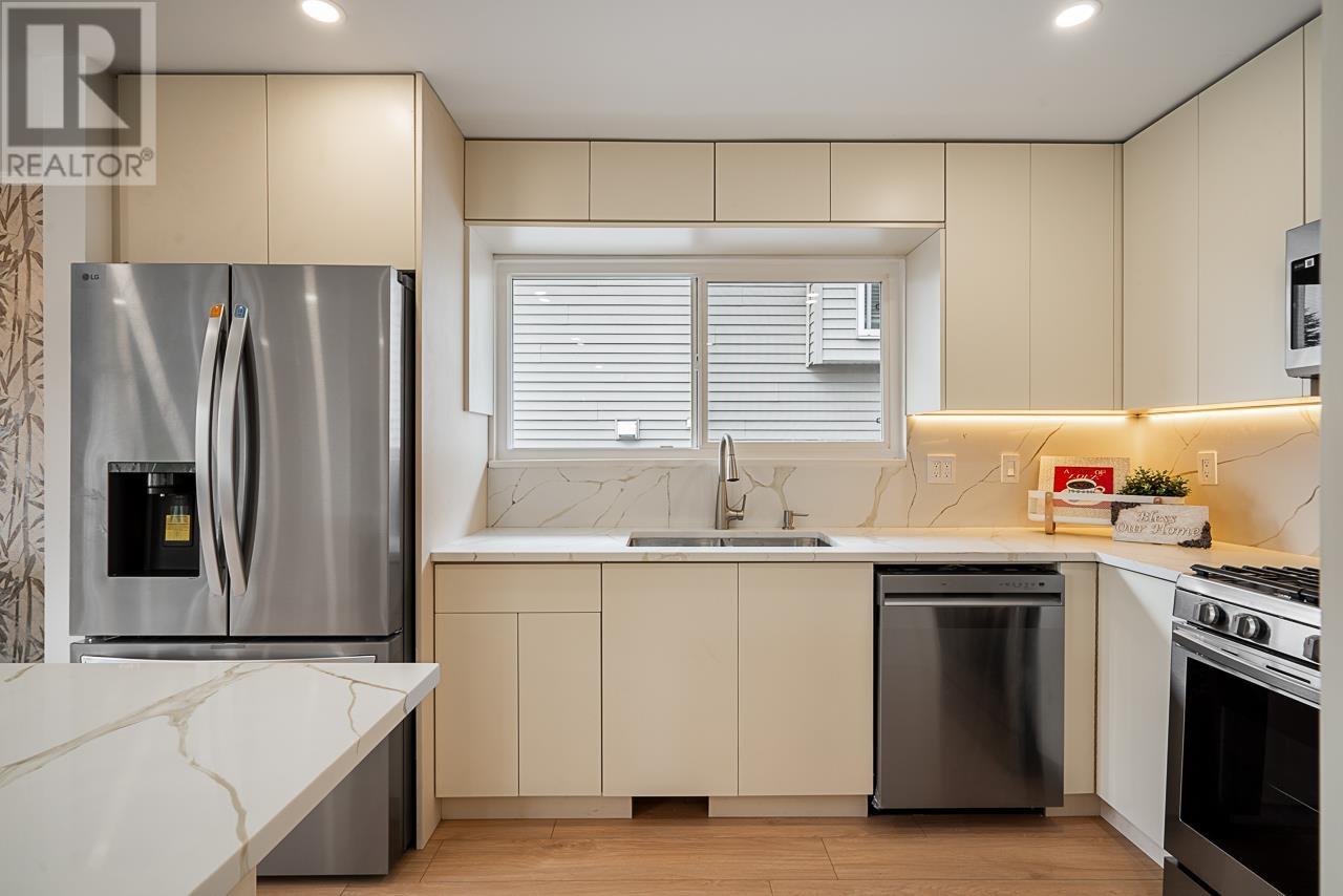 833 Prairie Avenue, Port Coquitlam, British Columbia  V3B 1R9 - Photo 11 - R2945501