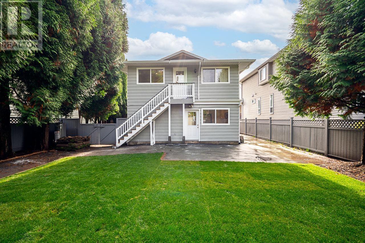 833 Prairie Avenue, Port Coquitlam, British Columbia  V3B 1R9 - Photo 2 - R2945501