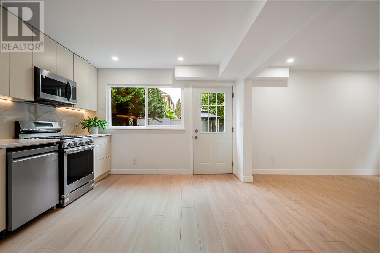 833 Prairie Avenue, Port Coquitlam, British Columbia  V3B 1R9 - Photo 21 - R2945501