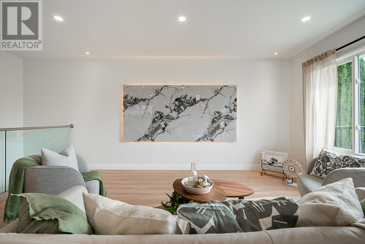 833 Prairie Avenue, Port Coquitlam, British Columbia  V3B 1R9 - Photo 5 - R2945501