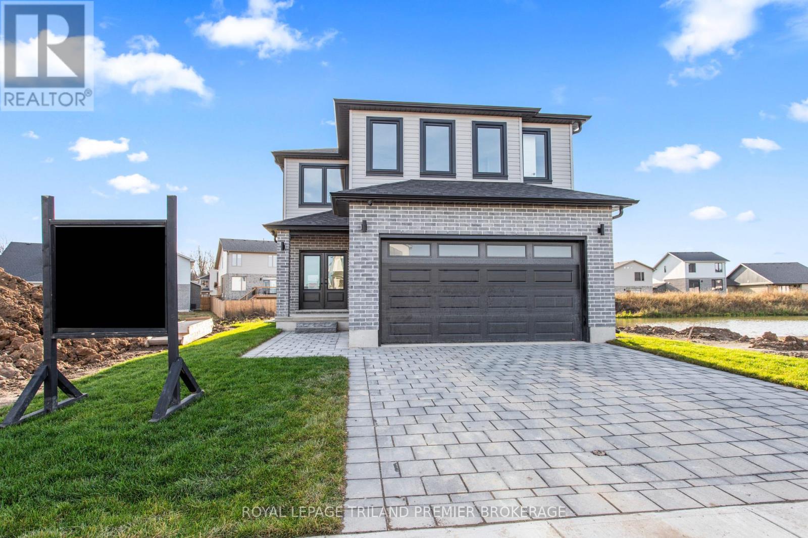 258 Hesselman Crescent