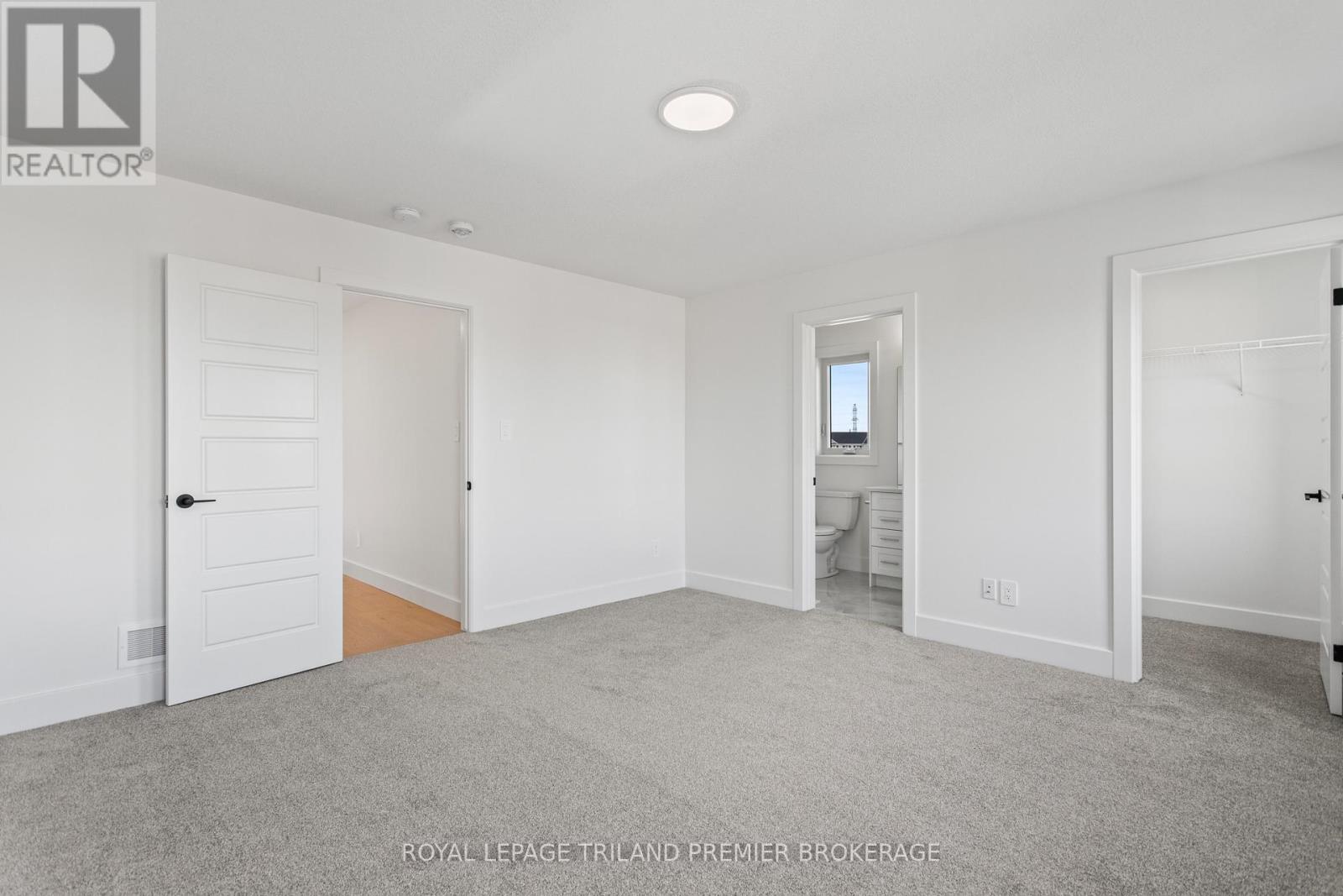 Photo 17 of 37 for 258 Hesselman Crescent