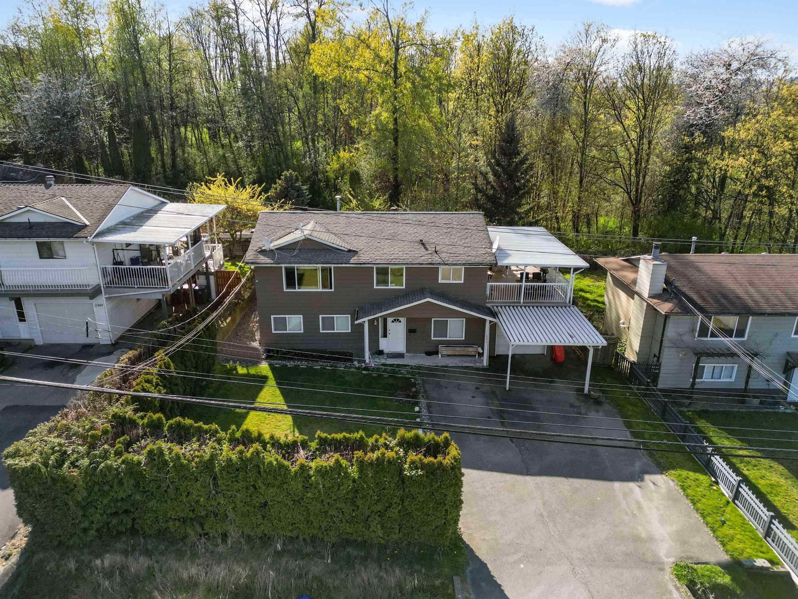 Property at 11295 132 STREET image 2