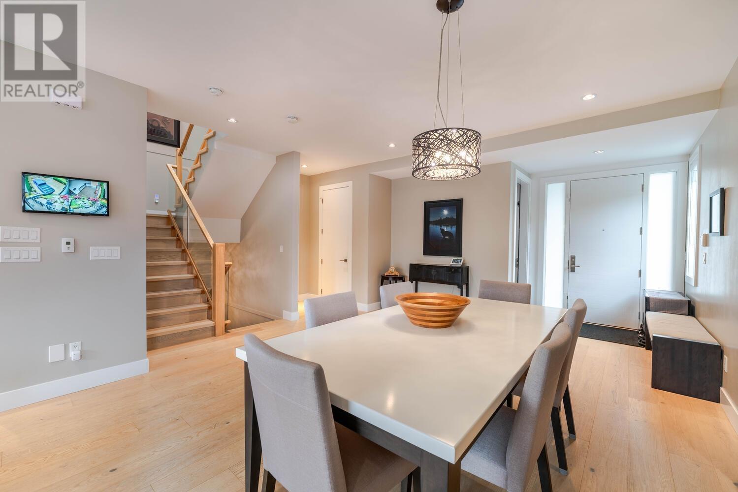 621 Fifth Street, New Westminster, British Columbia  V3L 2Y1 - Photo 3 - R2940661