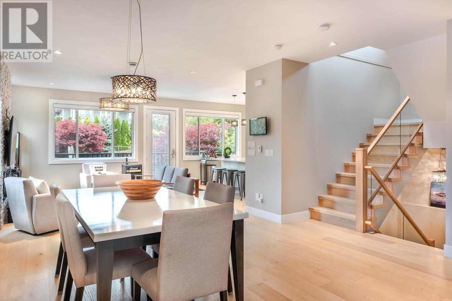 621 Fifth Street, New Westminster, British Columbia  V3L 2Y1 - Photo 2 - R2940661