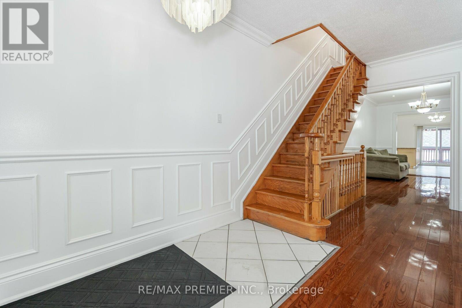 213 Symington Avenue, Toronto, Ontario  M6P 3W5 - Photo 17 - W10430444