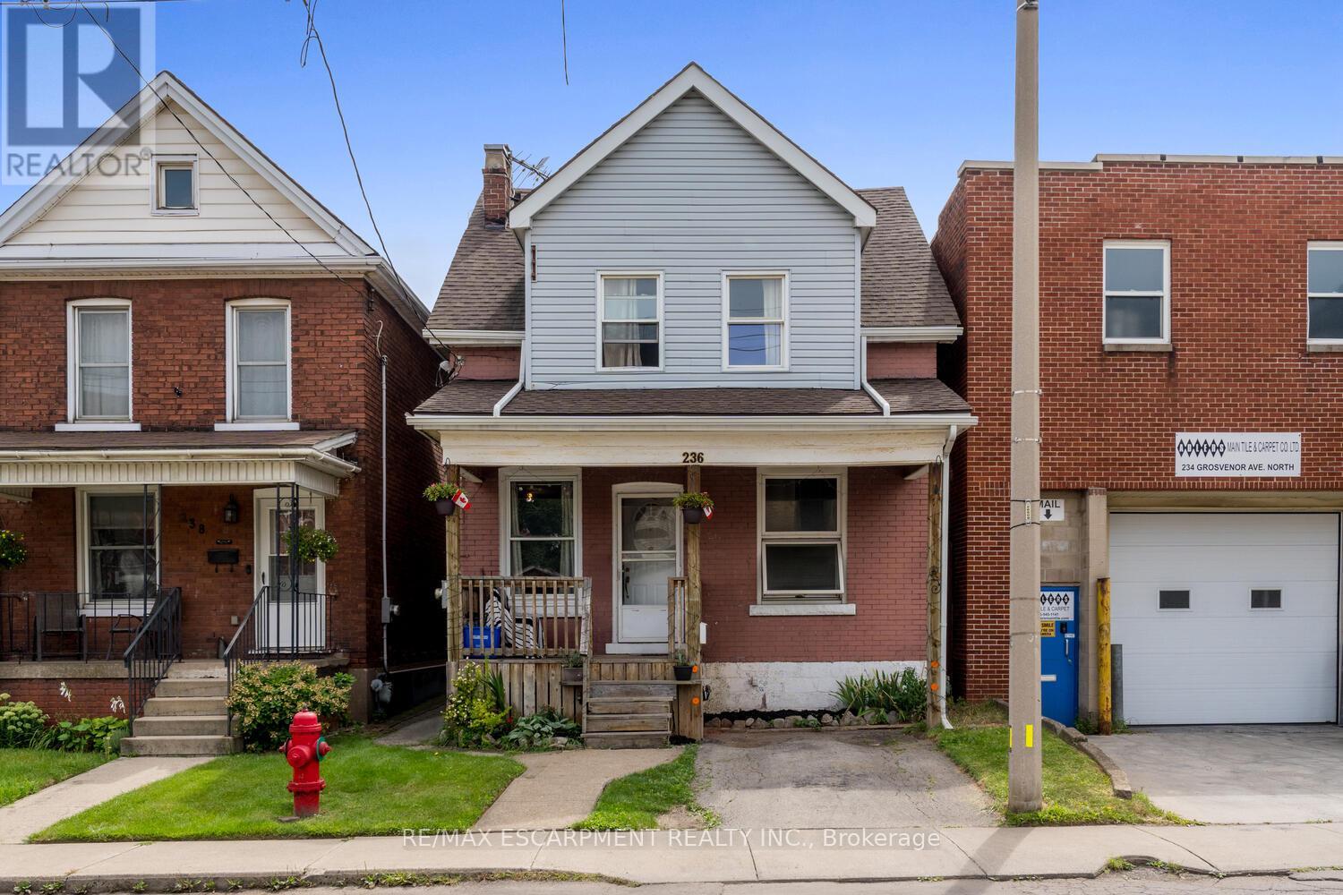 Property at 236 GROSVENOR AVENUE N image 1
