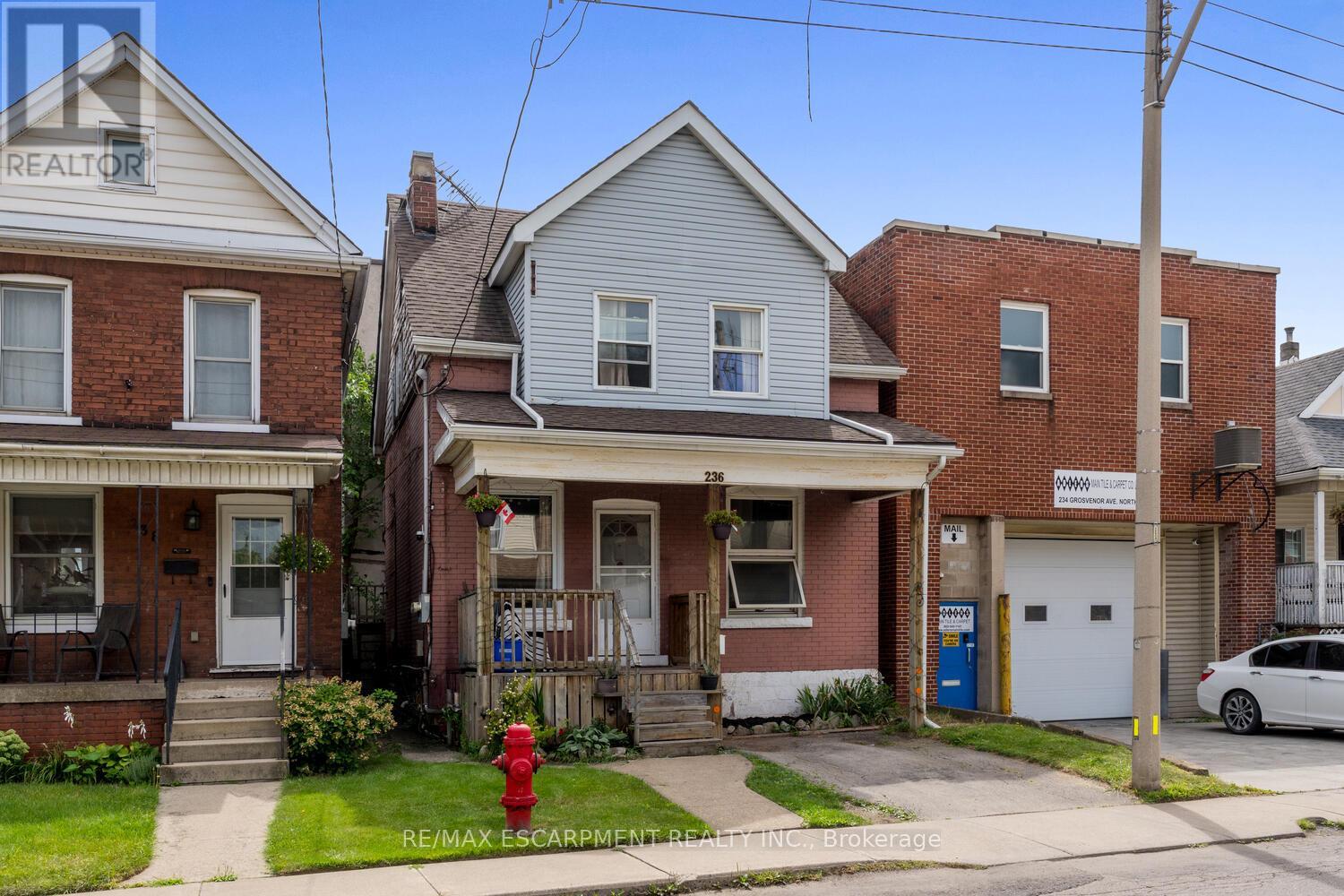 Property at 236 GROSVENOR AVENUE N image 2