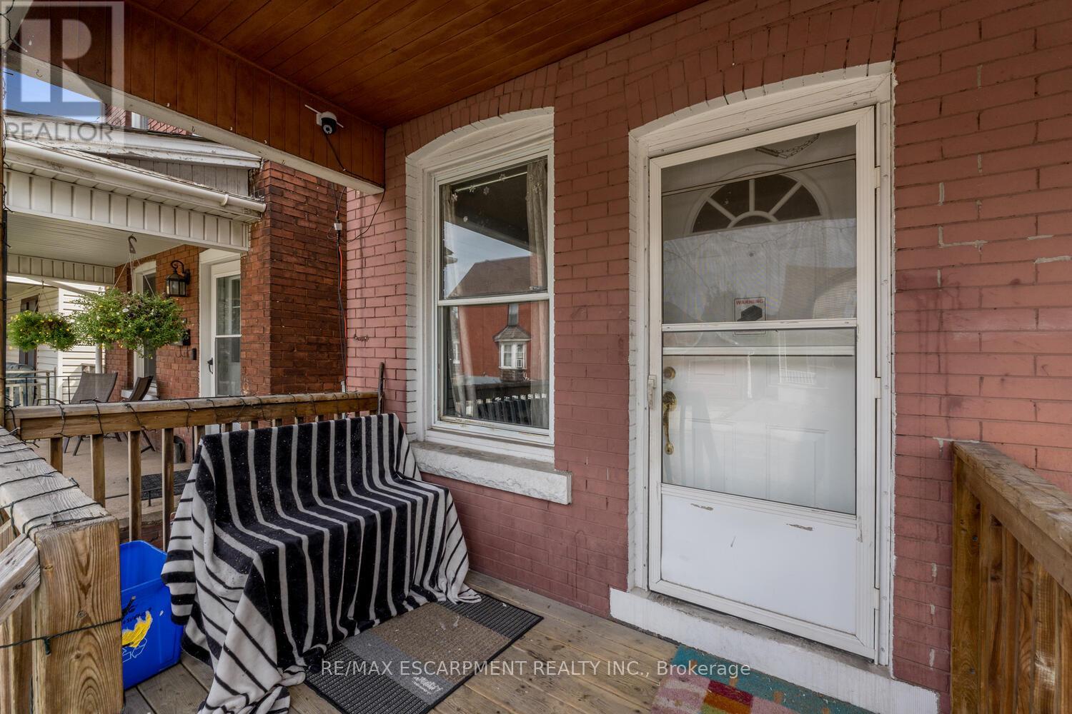 Property at 236 GROSVENOR AVENUE N image 5