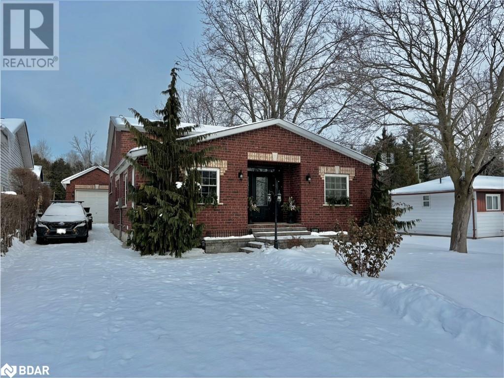 1048 Fern Road, Innisfil, Ontario  L0L 1C0 - Photo 1 - 40670496