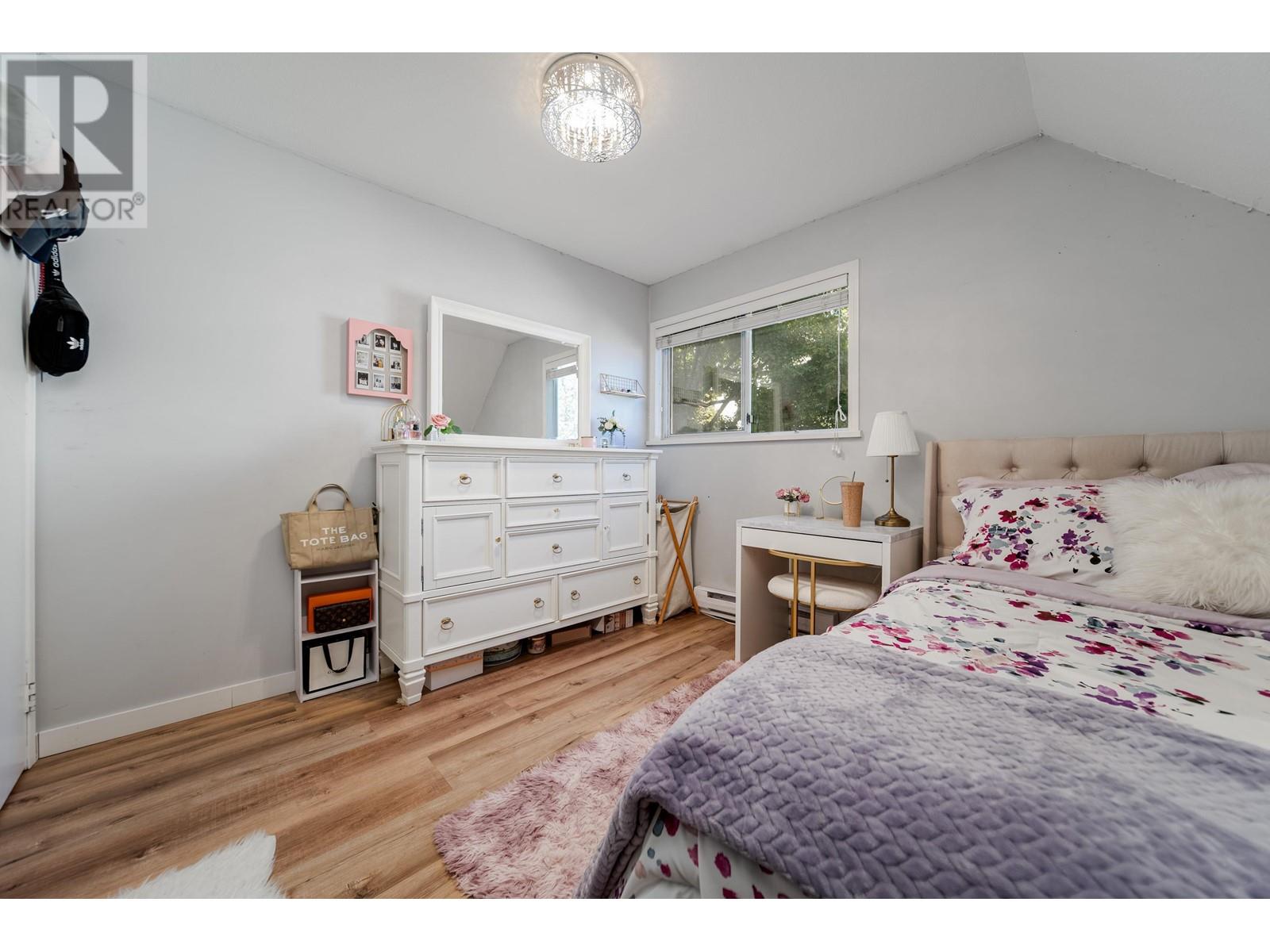 Listing Picture 18 of 38 : 8481 PORTSIDE COURT, Vancouver / 溫哥華 - 魯藝地產 Yvonne Lu Group - MLS Medallion Club Member