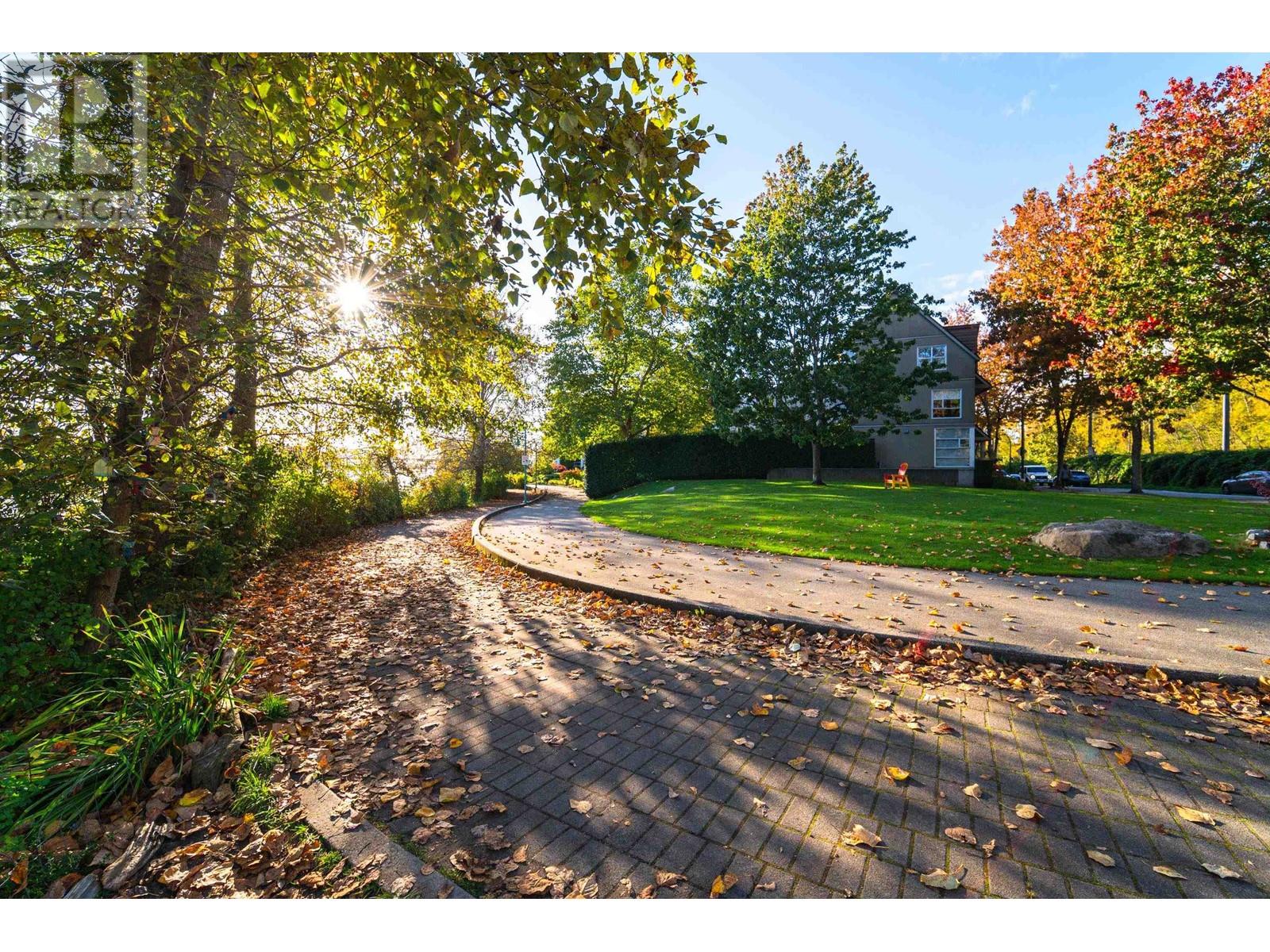 Listing Picture 33 of 38 : 8481 PORTSIDE COURT, Vancouver / 溫哥華 - 魯藝地產 Yvonne Lu Group - MLS Medallion Club Member