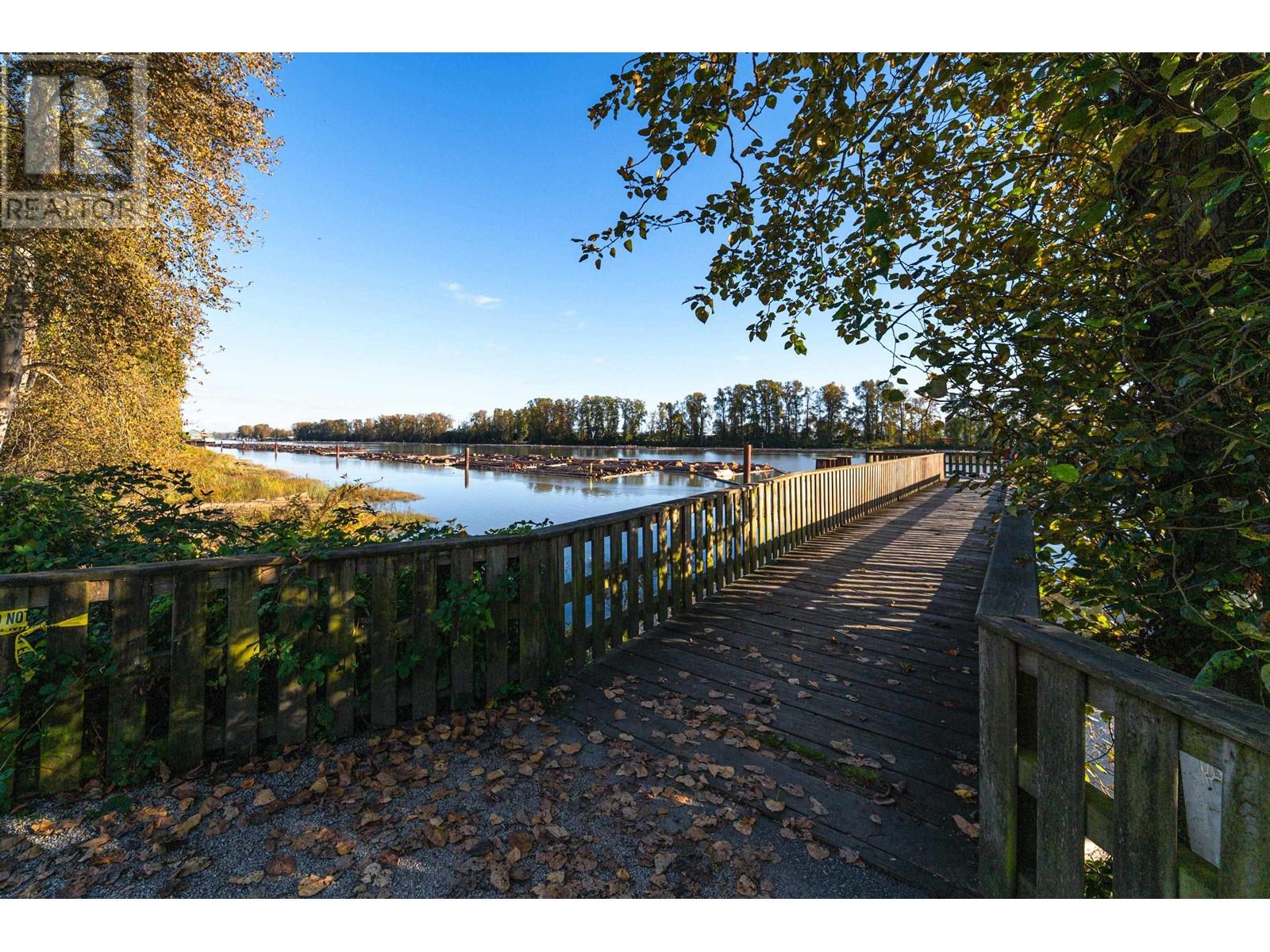 Listing Picture 30 of 38 : 8481 PORTSIDE COURT, Vancouver / 溫哥華 - 魯藝地產 Yvonne Lu Group - MLS Medallion Club Member