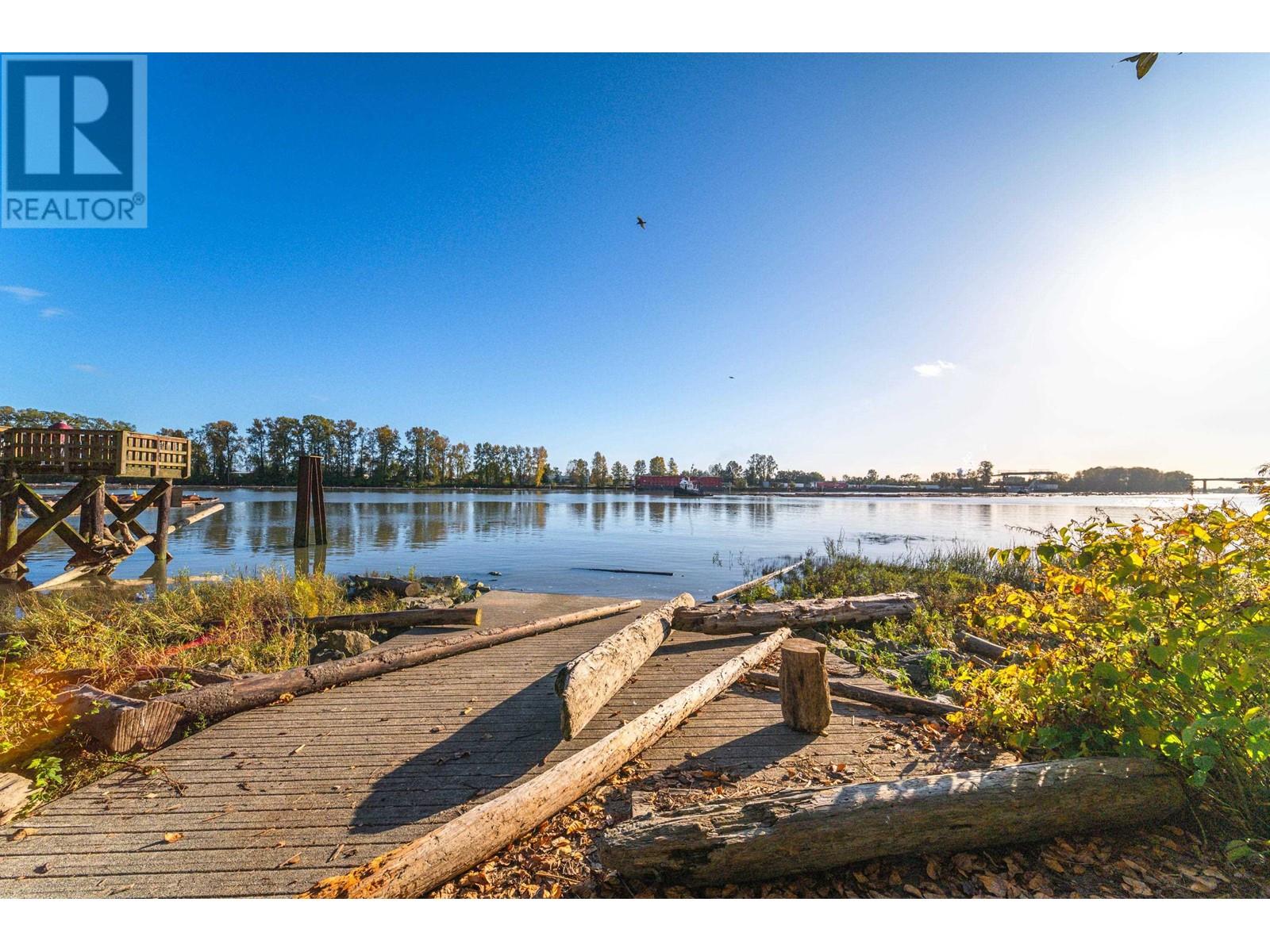 Listing Picture 31 of 38 : 8481 PORTSIDE COURT, Vancouver / 溫哥華 - 魯藝地產 Yvonne Lu Group - MLS Medallion Club Member