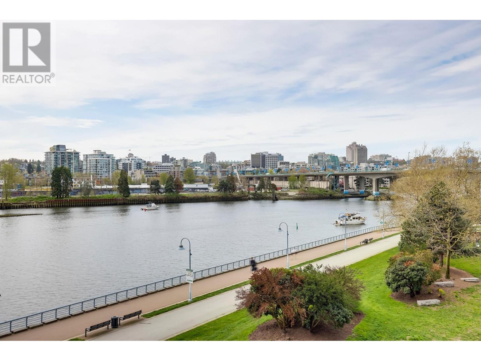 Listing Picture 9 of 19 : 503 8 SMITHE MEWS, Vancouver / 溫哥華 - 魯藝地產 Yvonne Lu Group - MLS Medallion Club Member