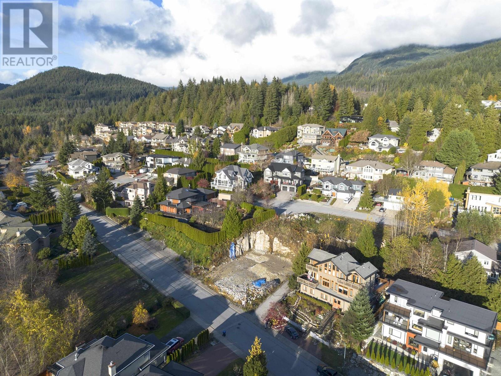 2015 Glacier View Drive, Squamish, British Columbia  V8B 0G1 - Photo 8 - R2944304