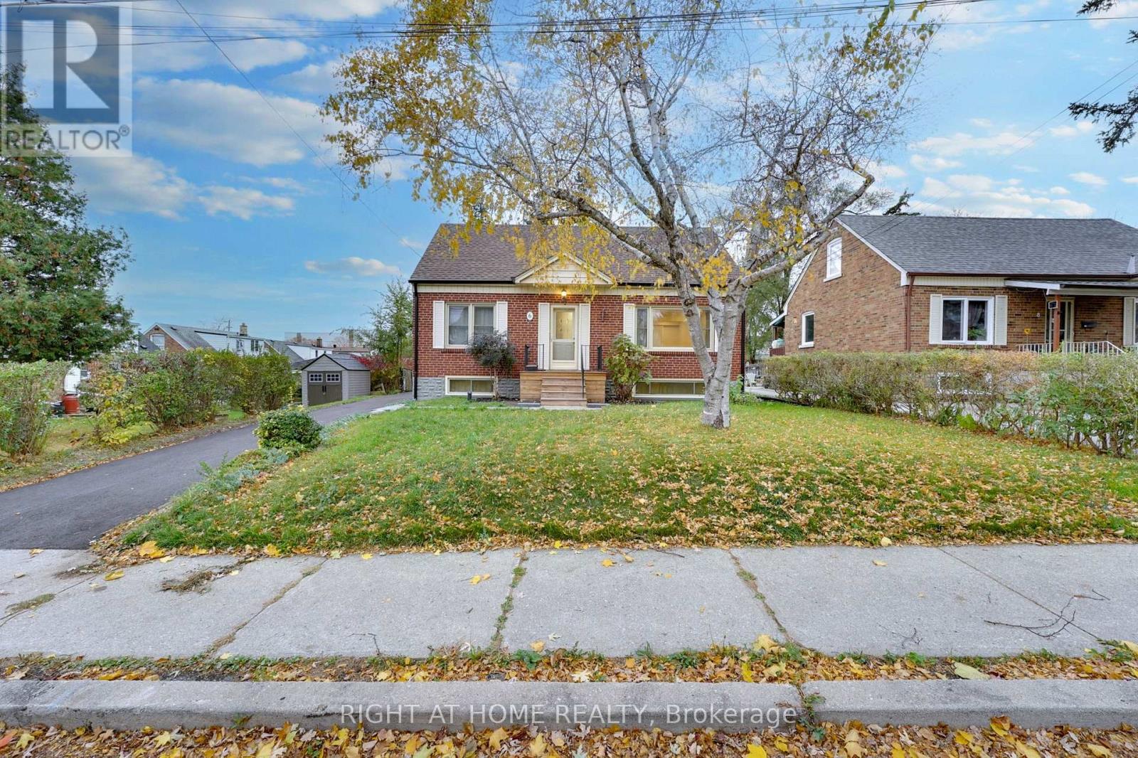 6 Adele Avenue, Toronto (Downsview-Roding-Cfb), Ontario  M3L 1J1 - Photo 2 - W10407526