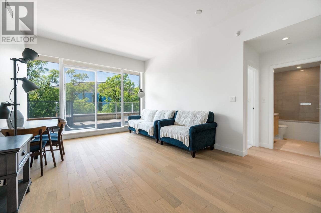 Listing Picture 13 of 26 : 204 6622 PEARSON WAY, Richmond / 烈治文 - 魯藝地產 Yvonne Lu Group - MLS Medallion Club Member