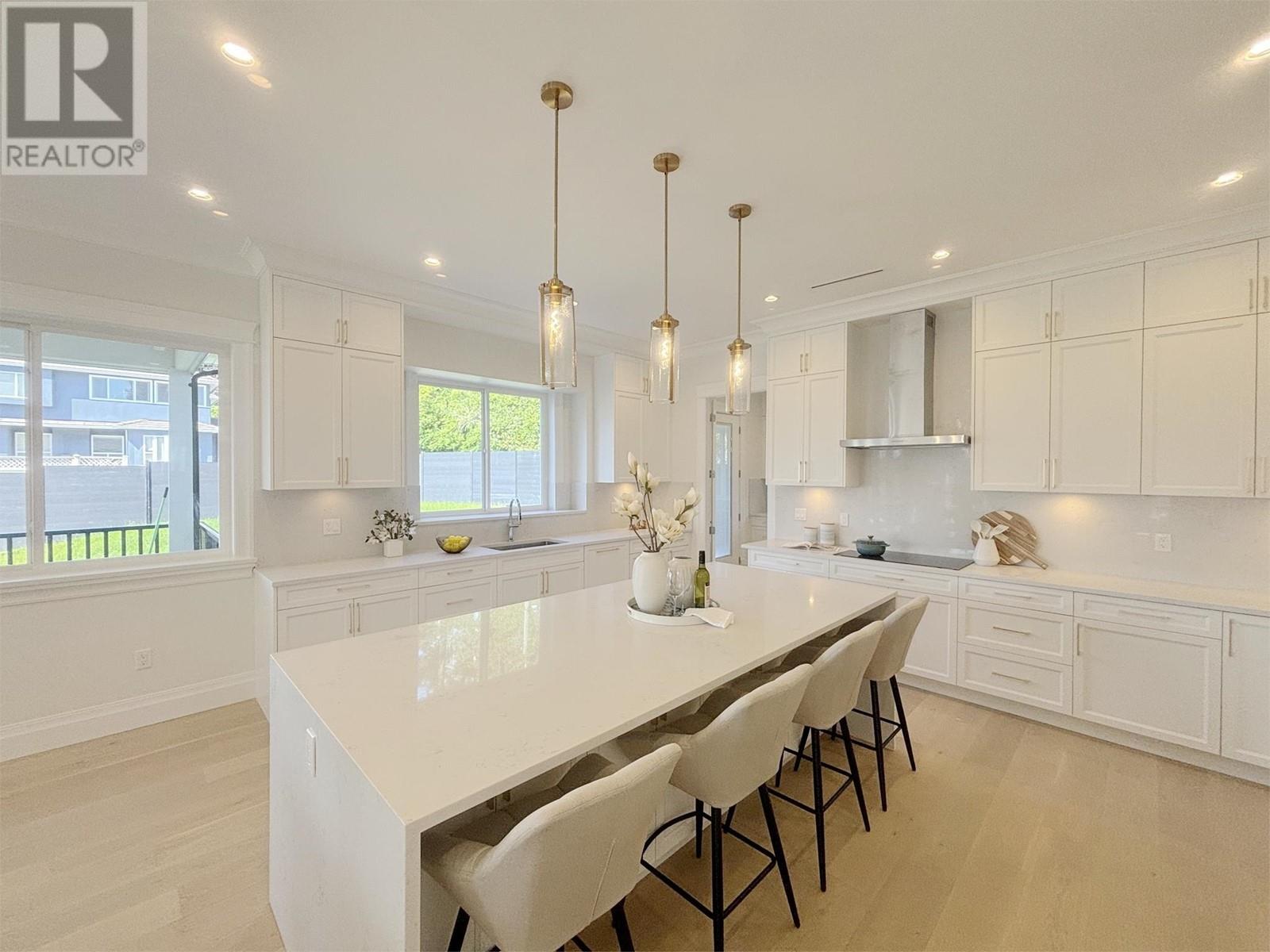 Listing Picture 11 of 26 : 9977 SULLIVAN STREET, Burnaby / 本拿比 - 魯藝地產 Yvonne Lu Group - MLS Medallion Club Member