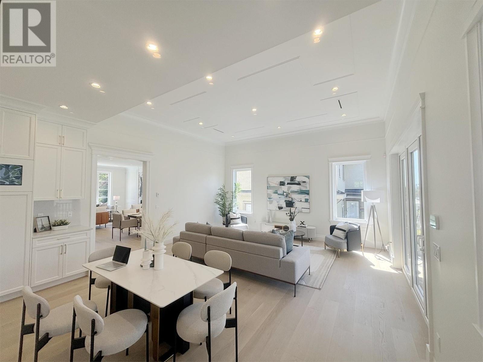 Listing Picture 13 of 26 : 9977 SULLIVAN STREET, Burnaby / 本拿比 - 魯藝地產 Yvonne Lu Group - MLS Medallion Club Member