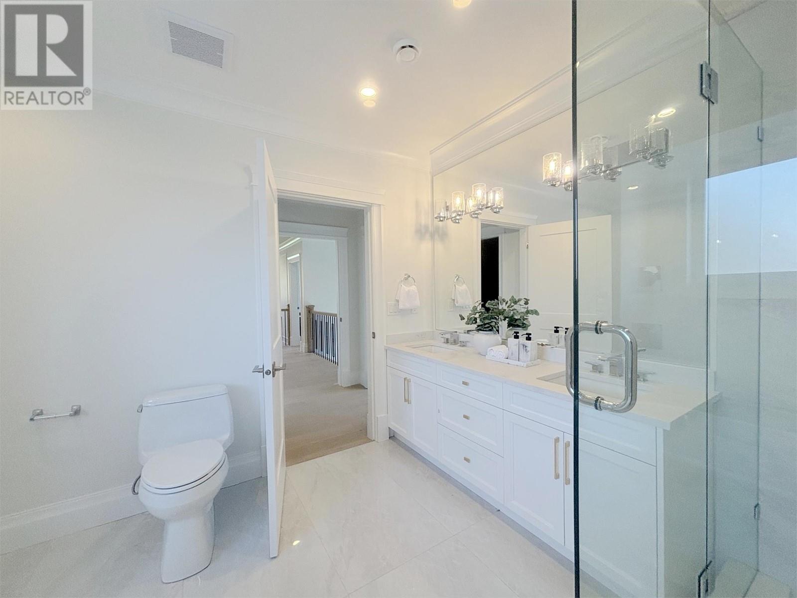 Listing Picture 21 of 26 : 9977 SULLIVAN STREET, Burnaby / 本拿比 - 魯藝地產 Yvonne Lu Group - MLS Medallion Club Member