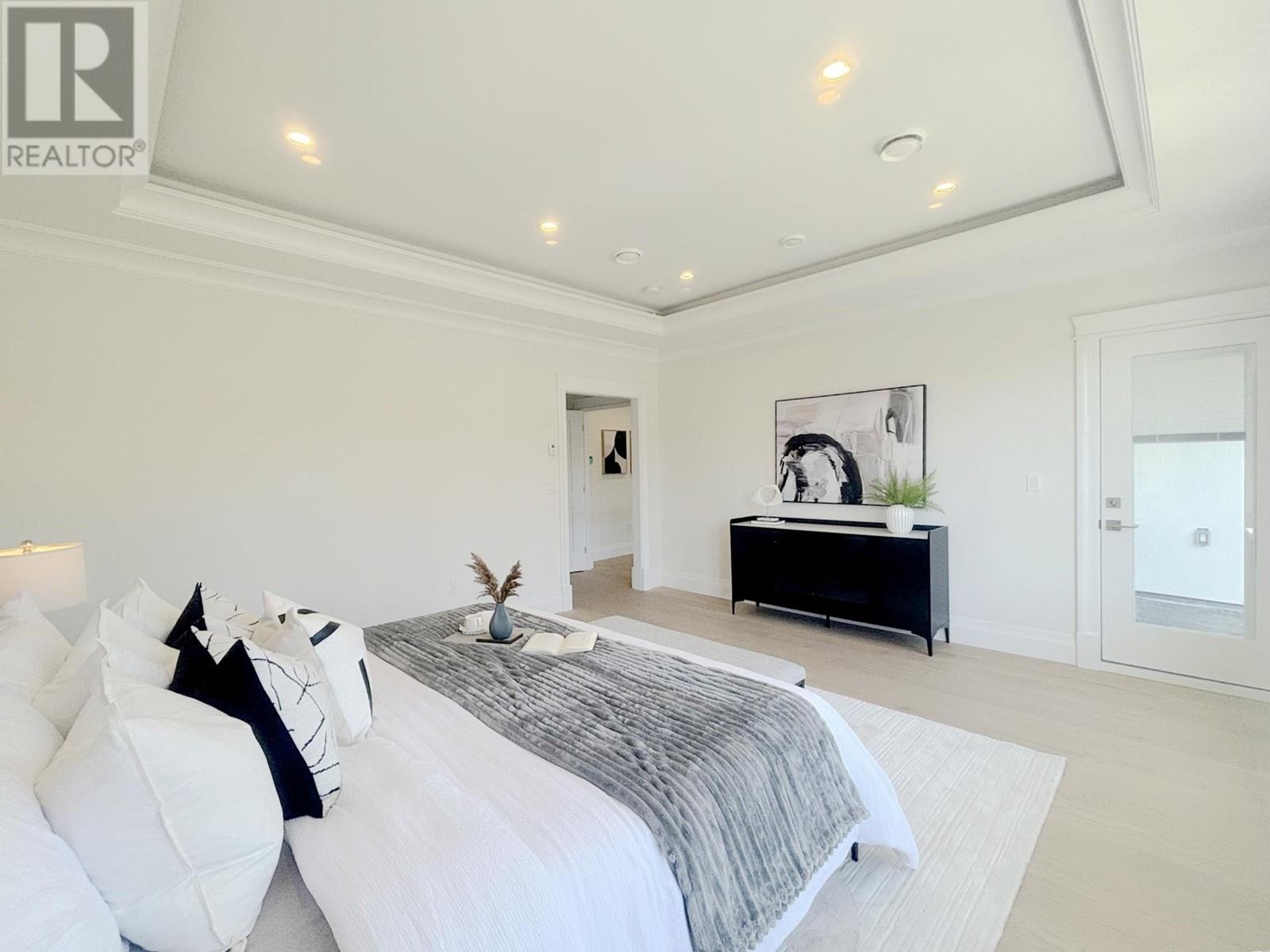 Listing Picture 18 of 26 : 9977 SULLIVAN STREET, Burnaby / 本拿比 - 魯藝地產 Yvonne Lu Group - MLS Medallion Club Member