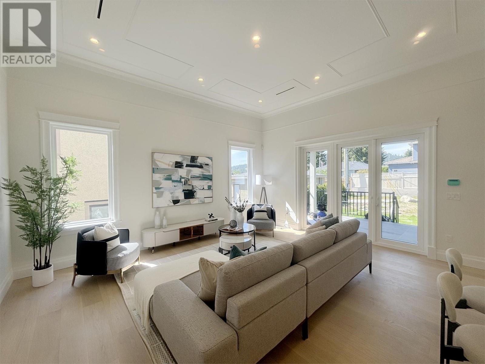 Listing Picture 5 of 26 : 9977 SULLIVAN STREET, Burnaby / 本拿比 - 魯藝地產 Yvonne Lu Group - MLS Medallion Club Member