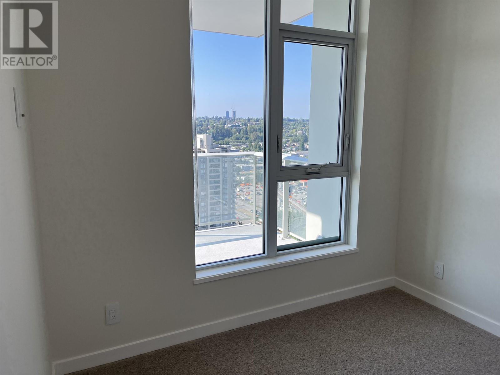 Listing Picture 13 of 18 : 2001 4168 LOUGHEED HIGHWAY, Burnaby / 本拿比 - 魯藝地產 Yvonne Lu Group - MLS Medallion Club Member