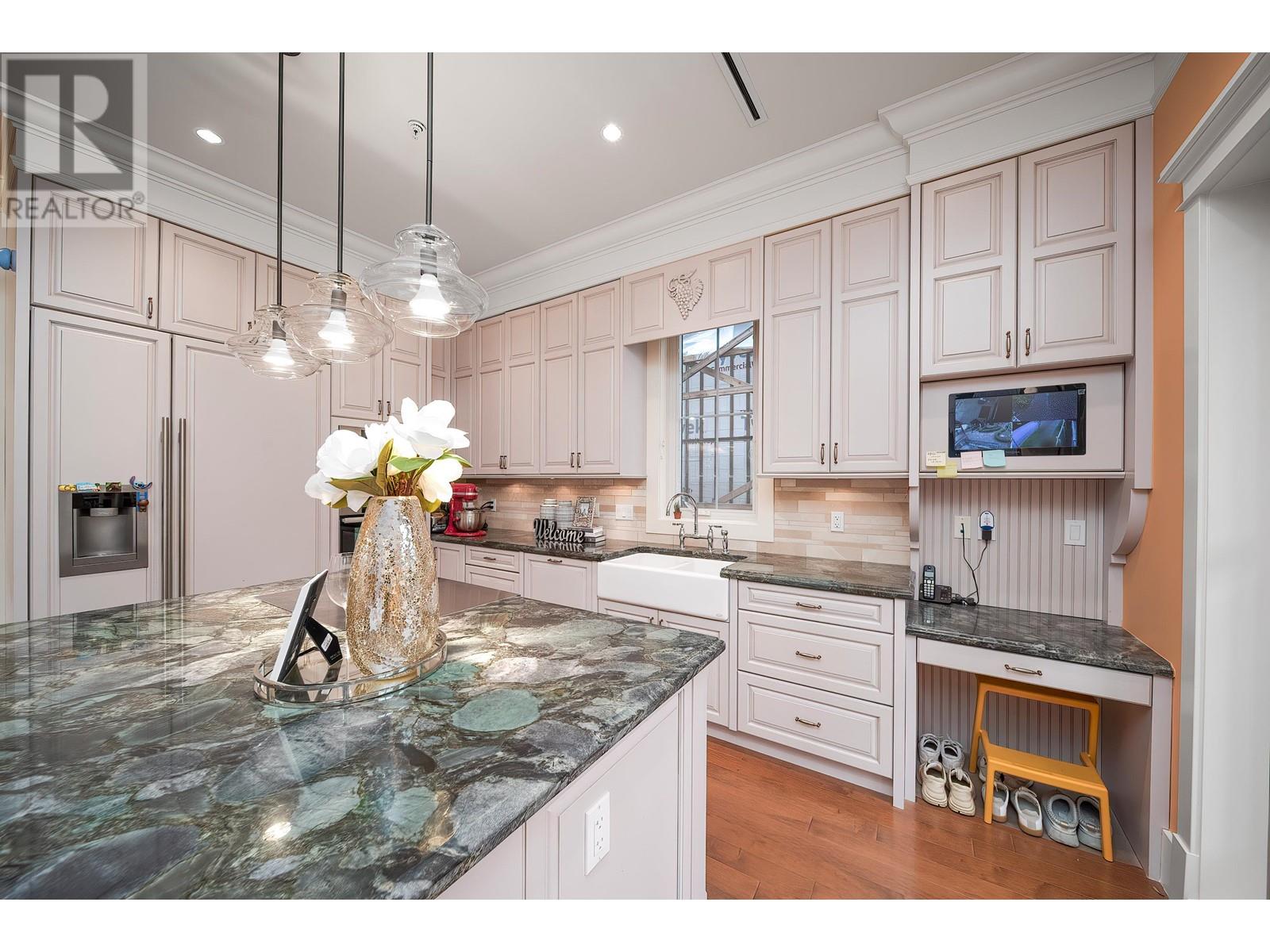 Listing Picture 15 of 40 : 3996 W 31ST AVENUE, Vancouver / 溫哥華 - 魯藝地產 Yvonne Lu Group - MLS Medallion Club Member