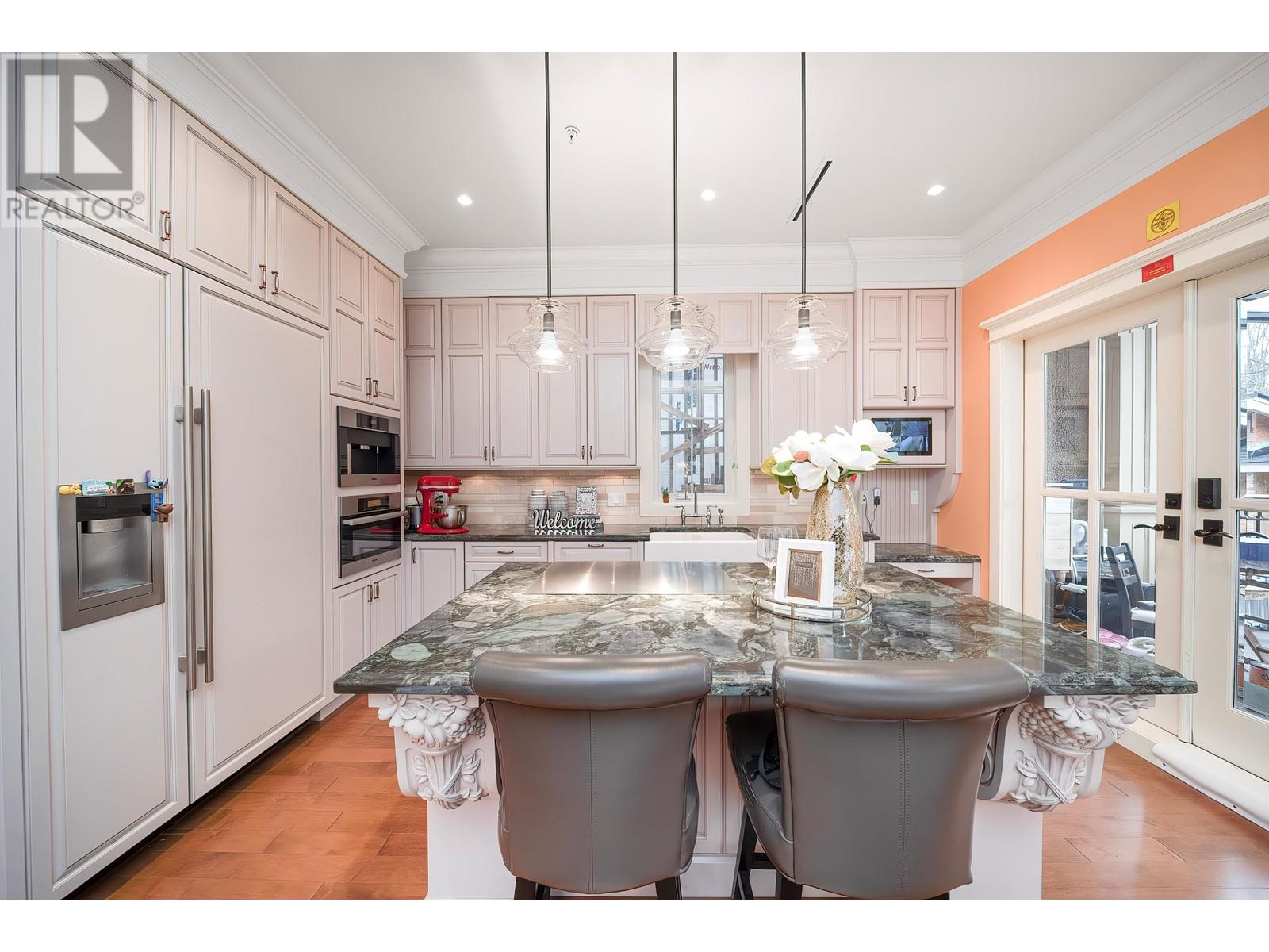 Listing Picture 12 of 40 : 3996 W 31ST AVENUE, Vancouver / 溫哥華 - 魯藝地產 Yvonne Lu Group - MLS Medallion Club Member