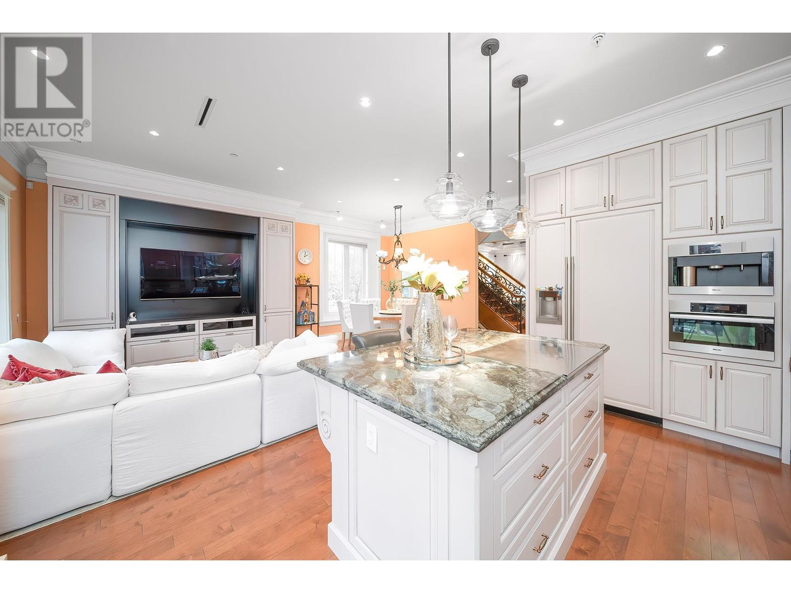 Listing Picture 10 of 40 : 3996 W 31ST AVENUE, Vancouver / 溫哥華 - 魯藝地產 Yvonne Lu Group - MLS Medallion Club Member