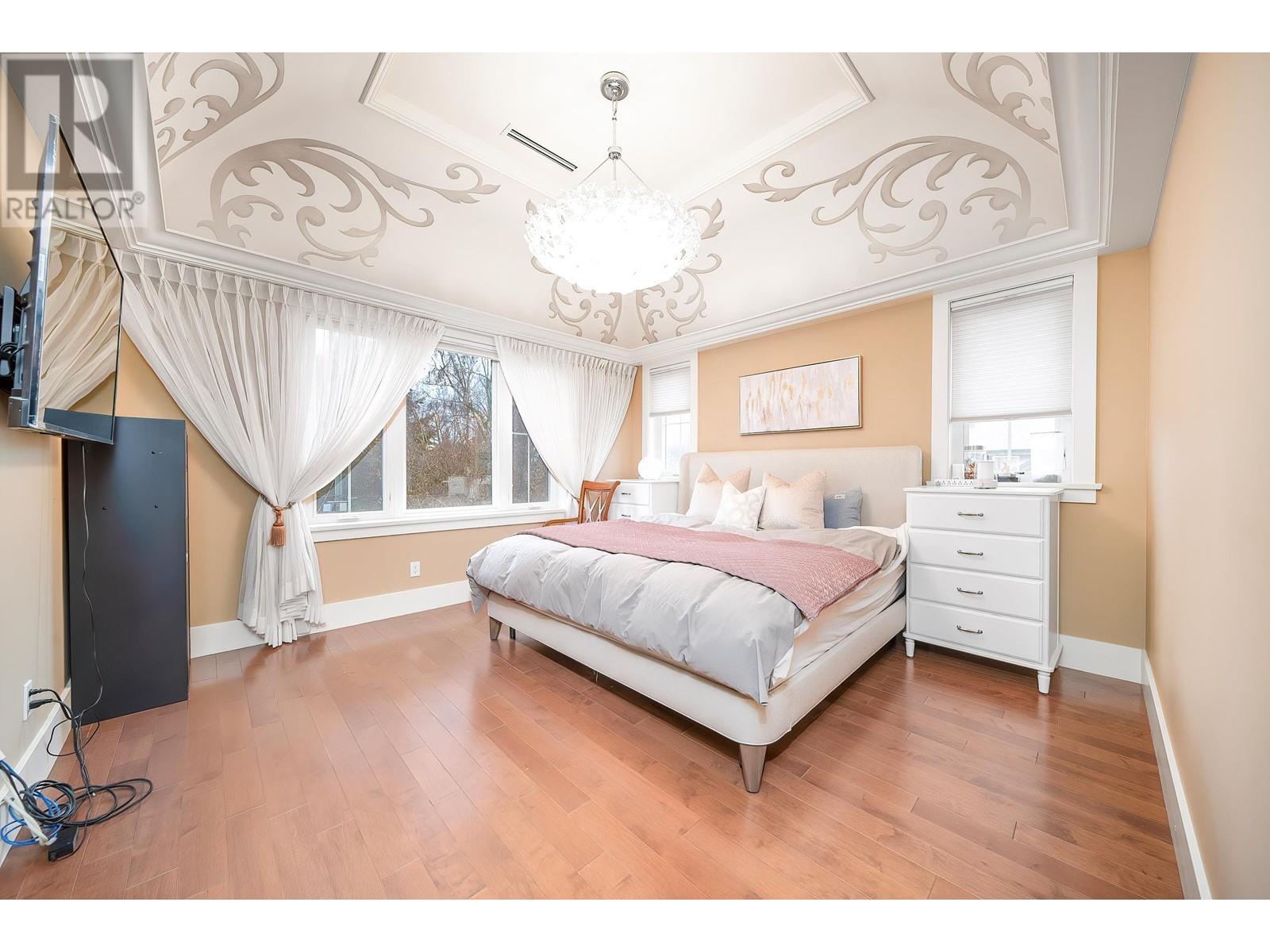 Listing Picture 24 of 40 : 3996 W 31ST AVENUE, Vancouver / 溫哥華 - 魯藝地產 Yvonne Lu Group - MLS Medallion Club Member